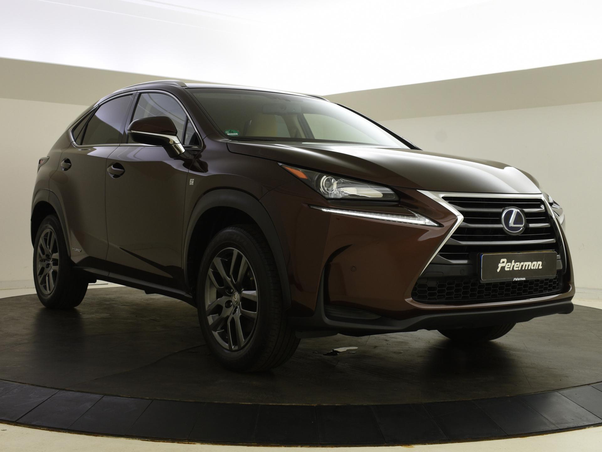 Foto van Lexus Lexus Nx300h