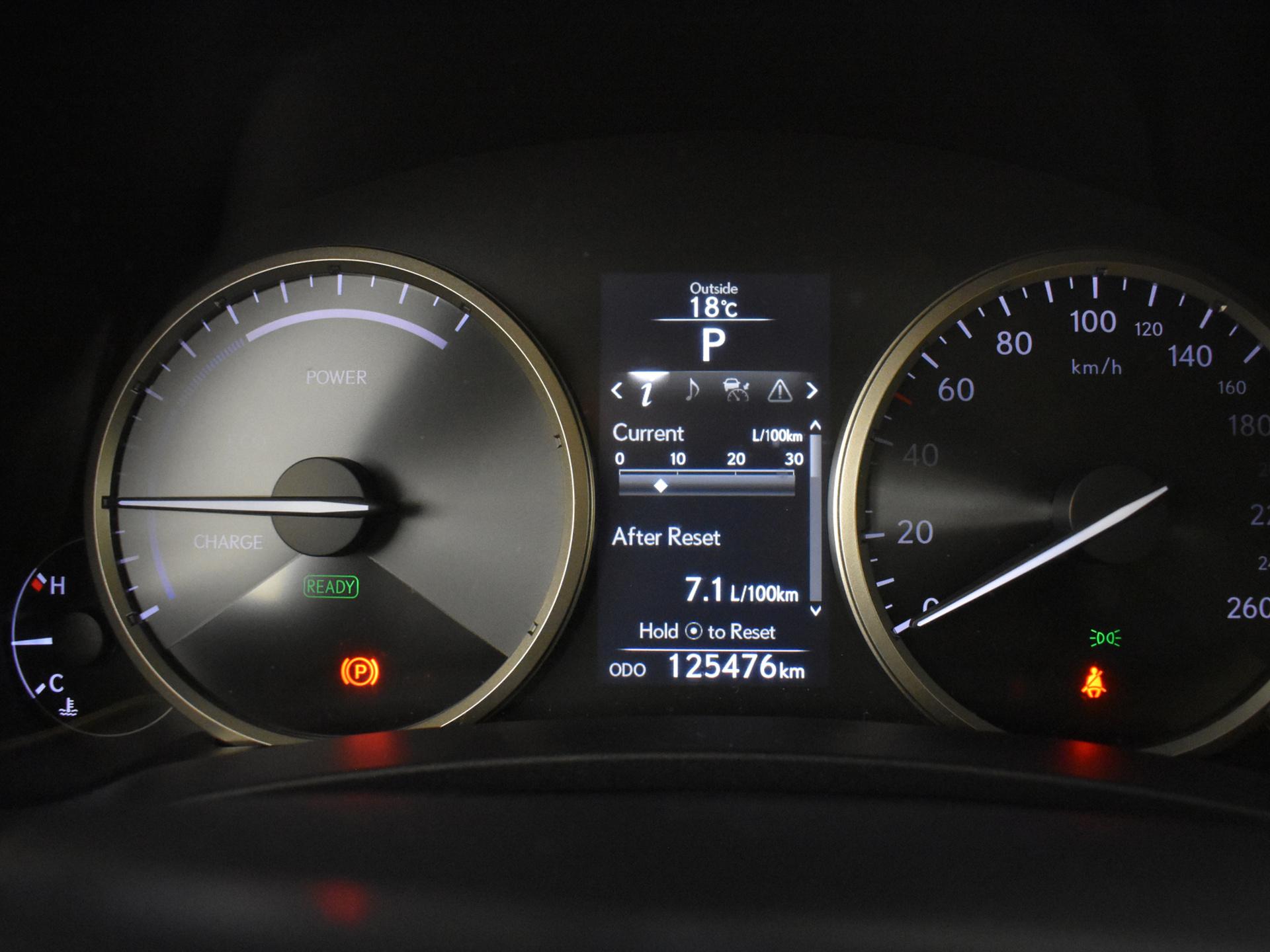 Foto van Lexus Lexus Nx300h
