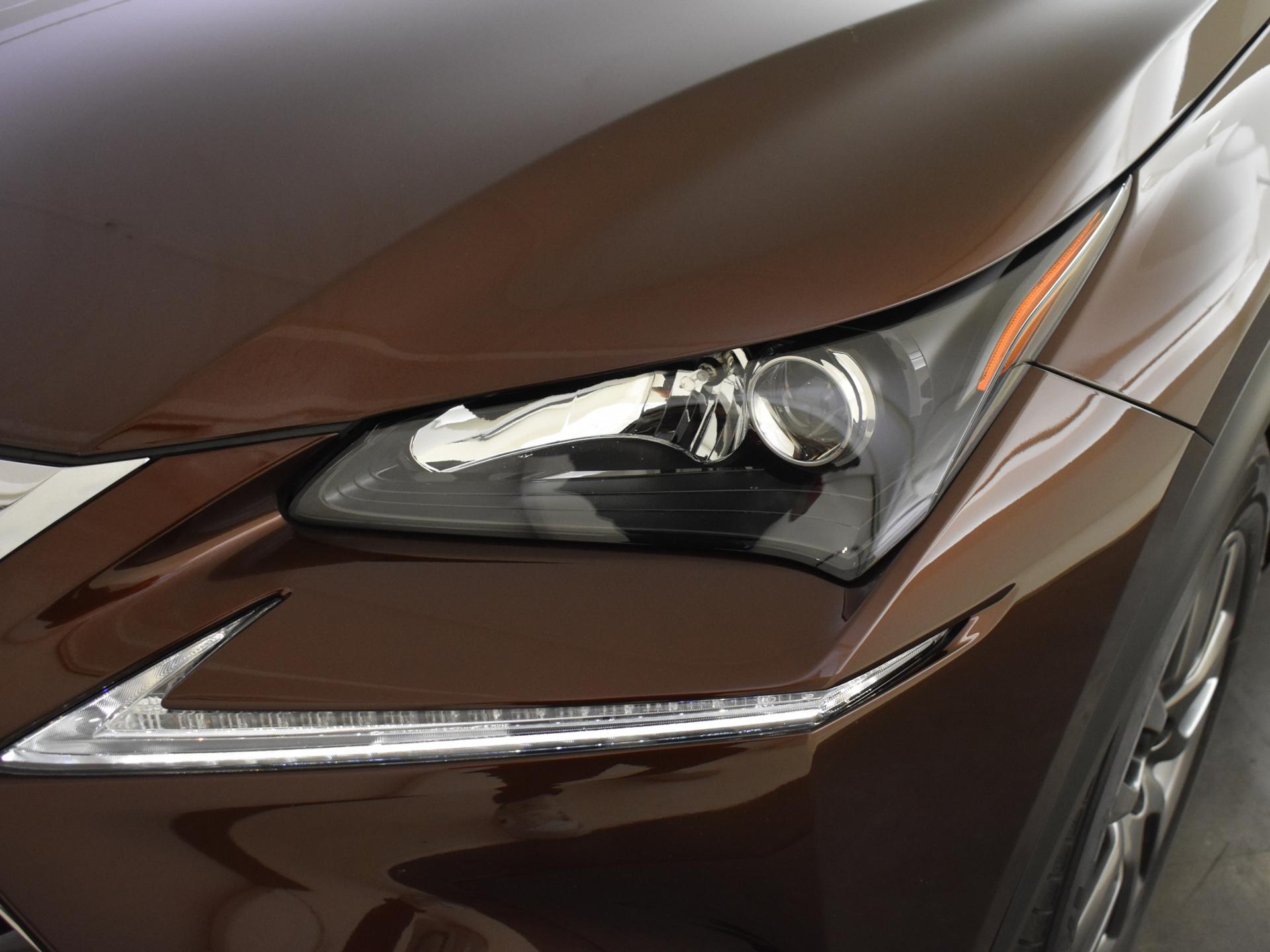 Foto van Lexus Lexus Nx300h