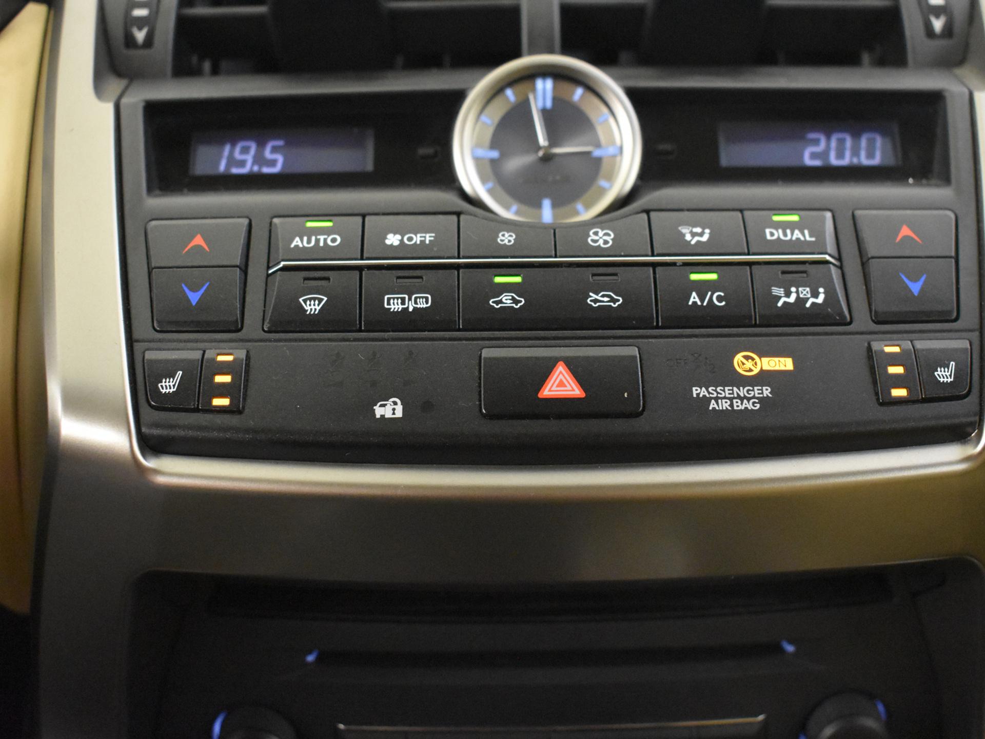 Foto van Lexus Lexus Nx300h