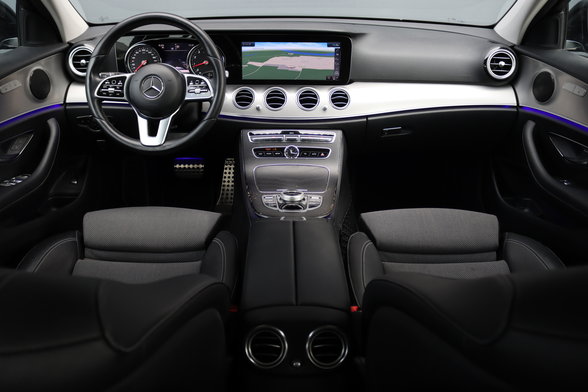 Foto van Mercedes-Benz E 200