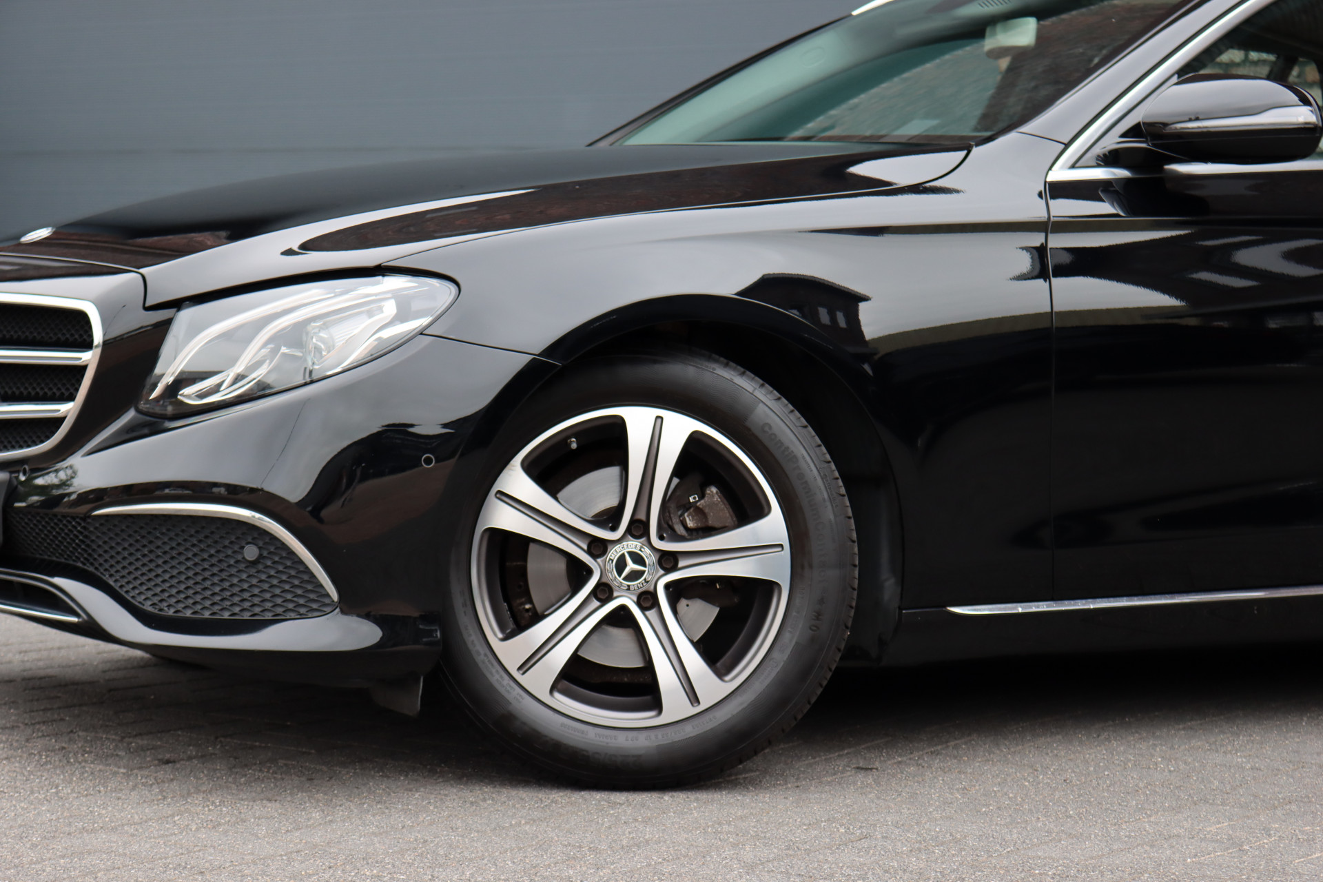 Foto van Mercedes-Benz E 200