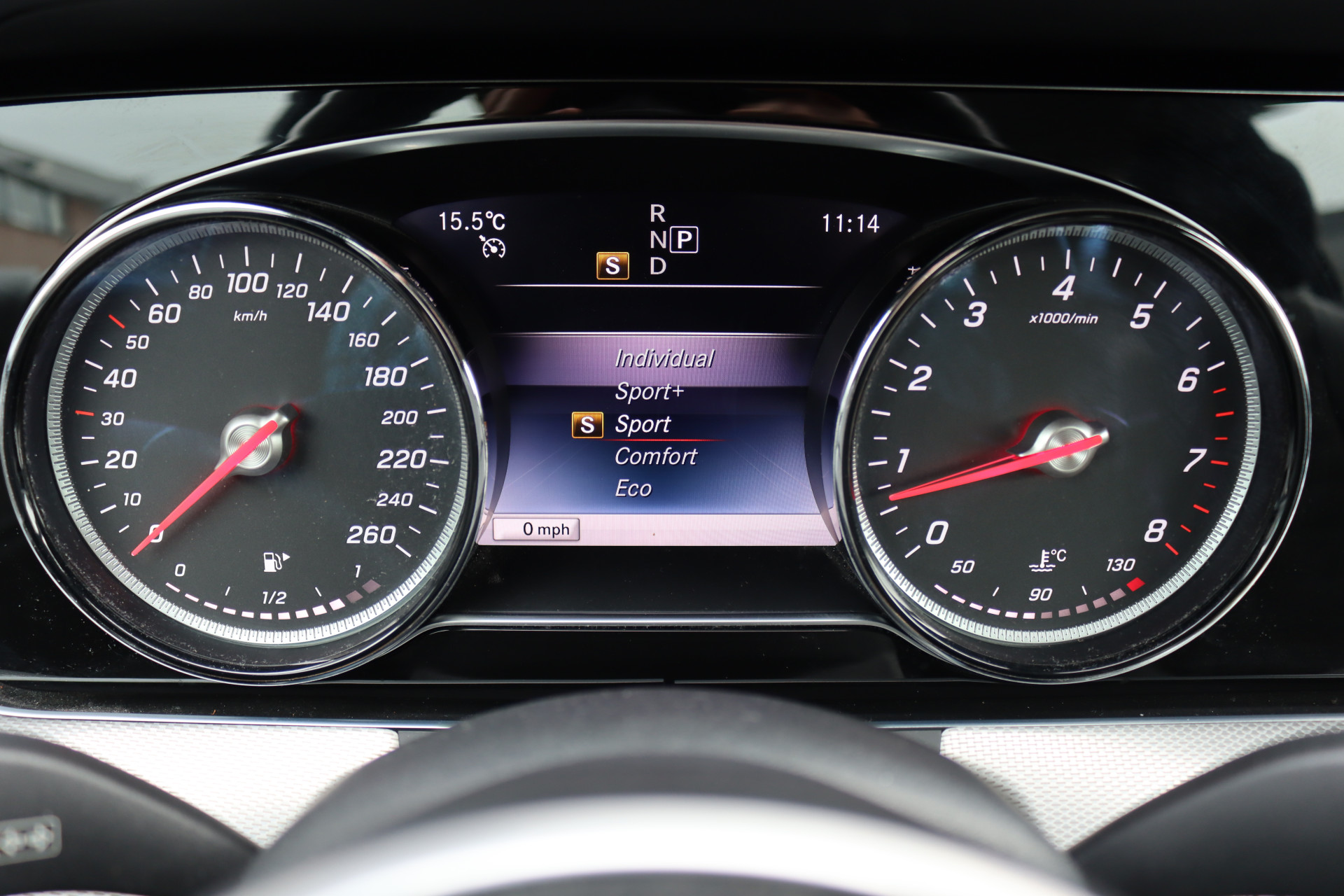 Foto van Mercedes-Benz E 200