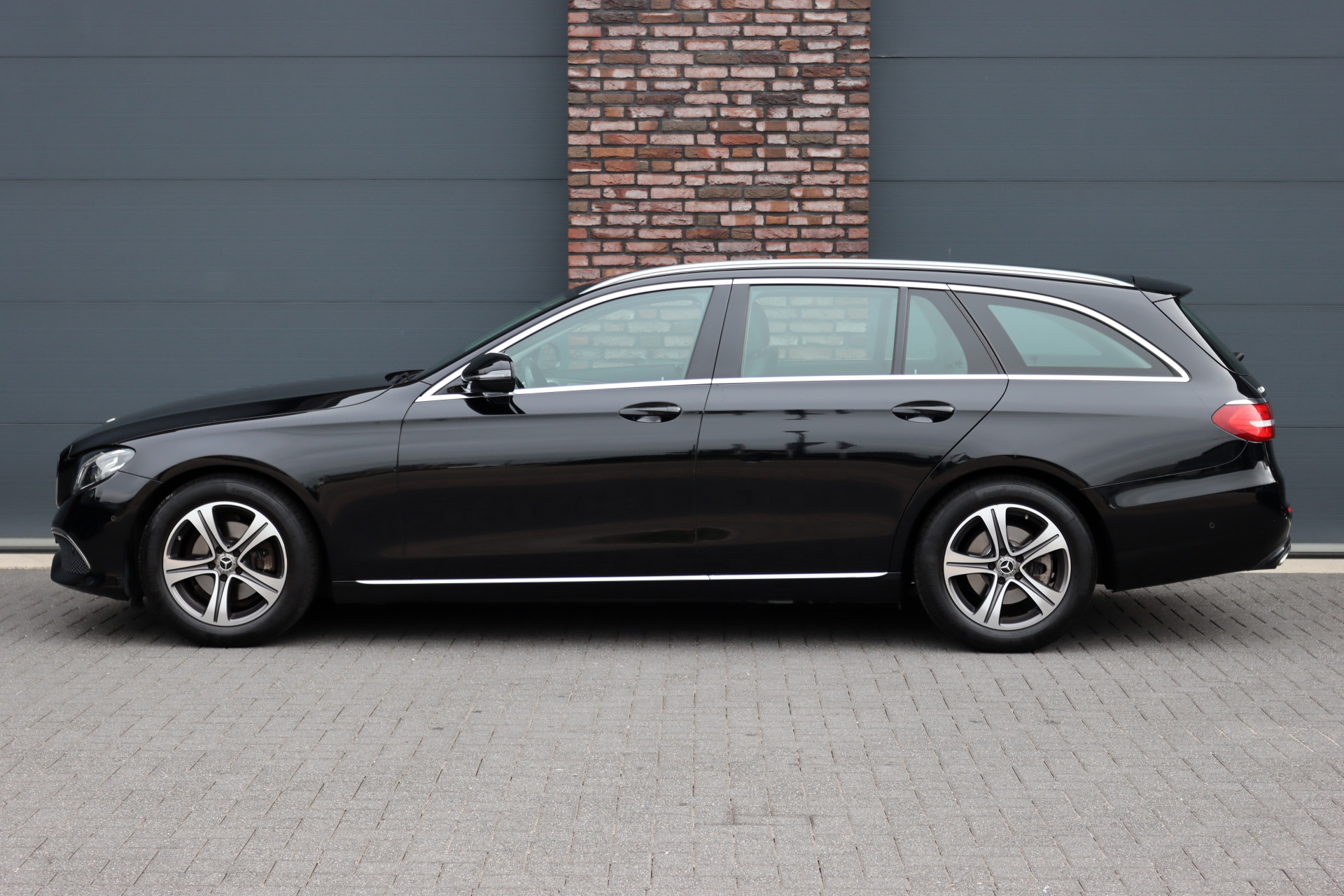 Foto van Mercedes-Benz E 200