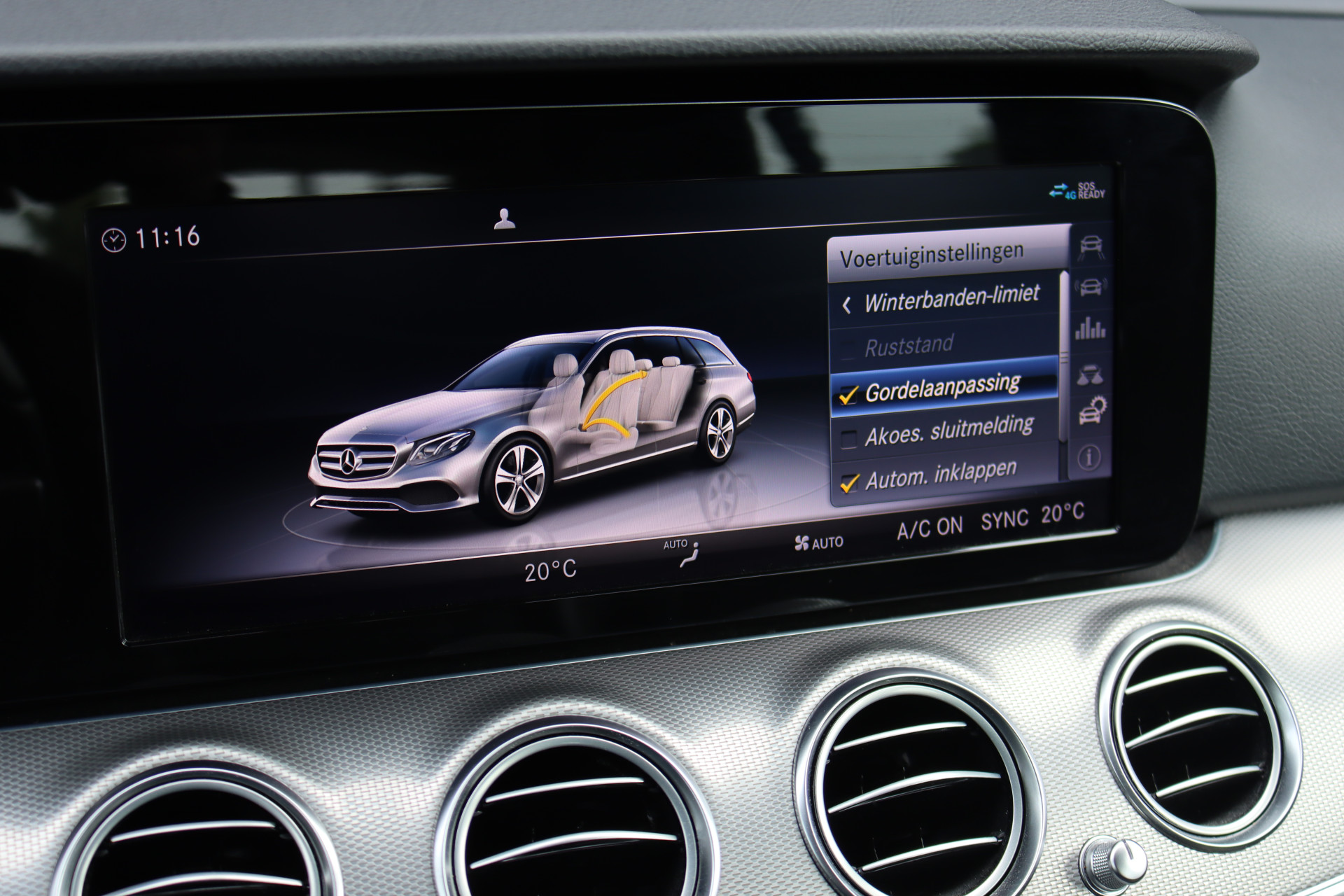 Foto van Mercedes-Benz E 200
