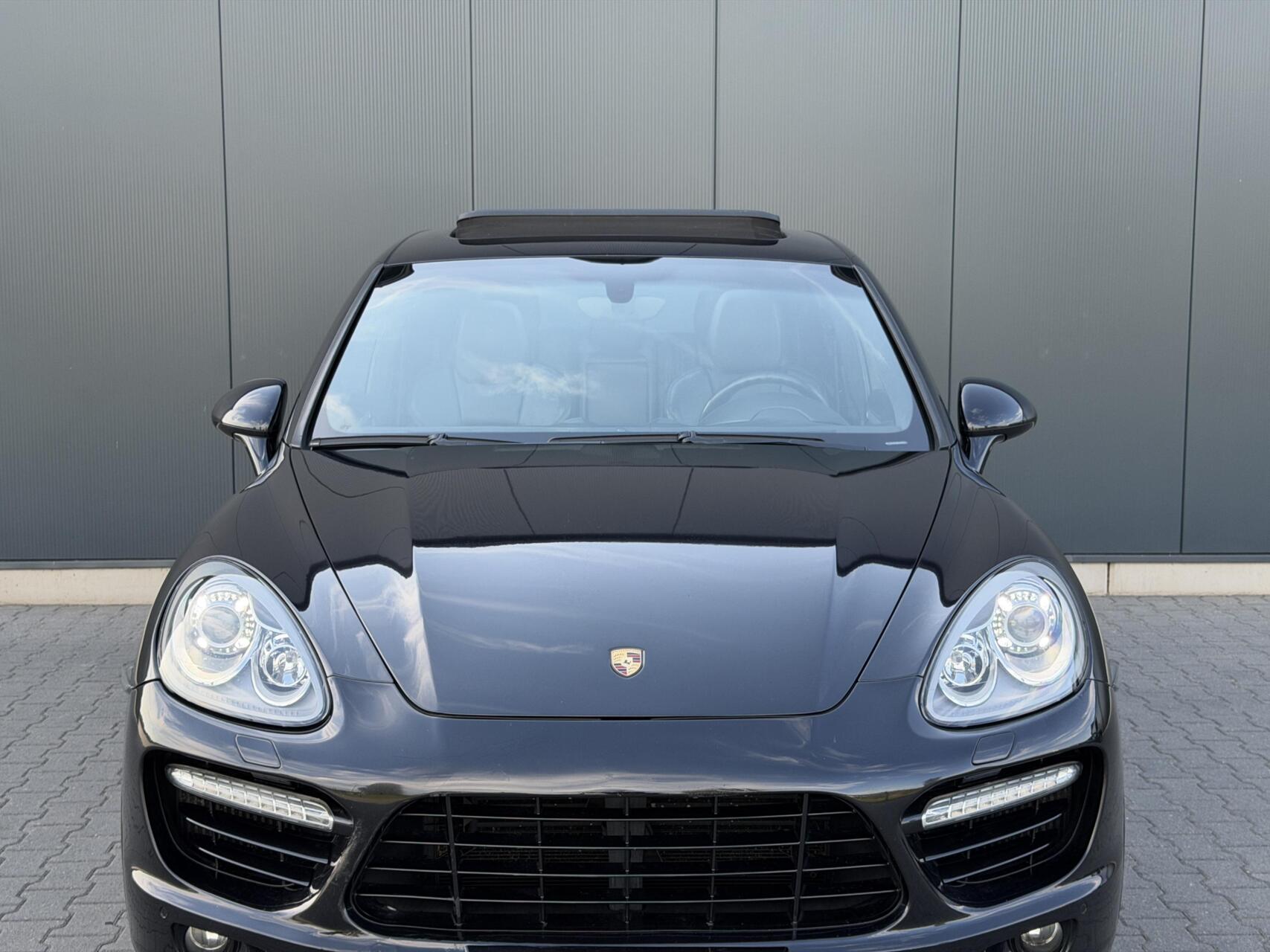 Foto van Porsche Cayenne Turbo