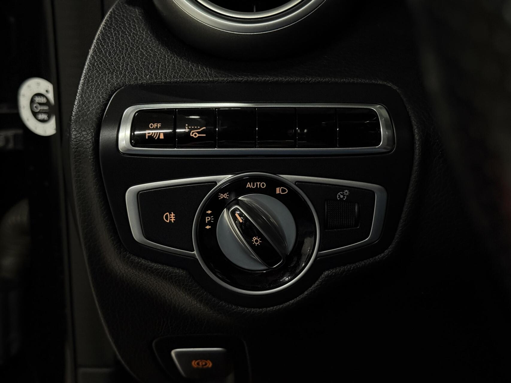 Foto van Mercedes-Benz C 200