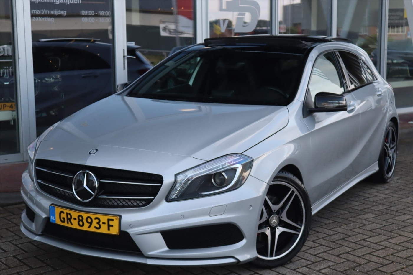 Foto van Mercedes-Benz A 180