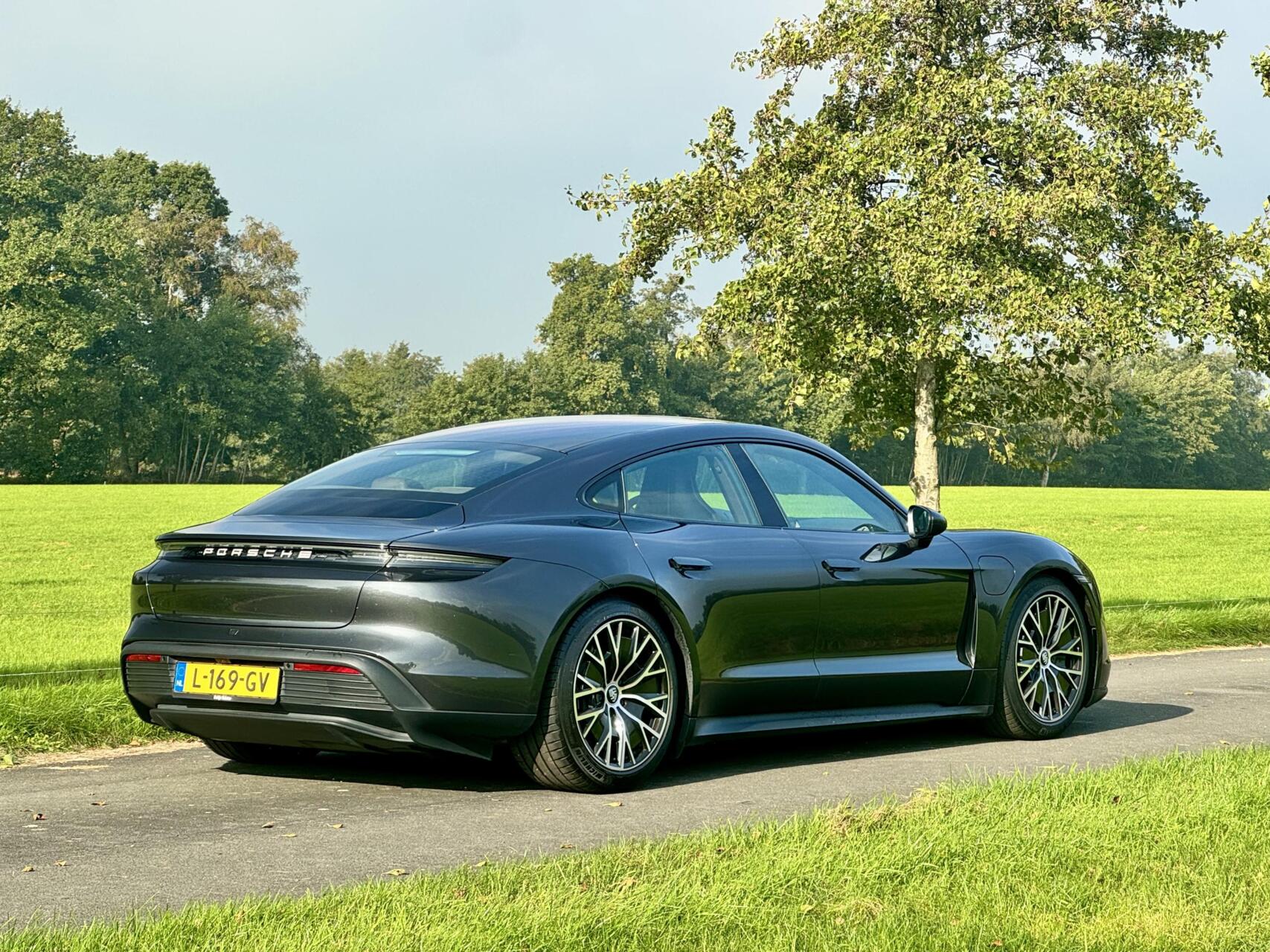 Foto van Porsche Taycan