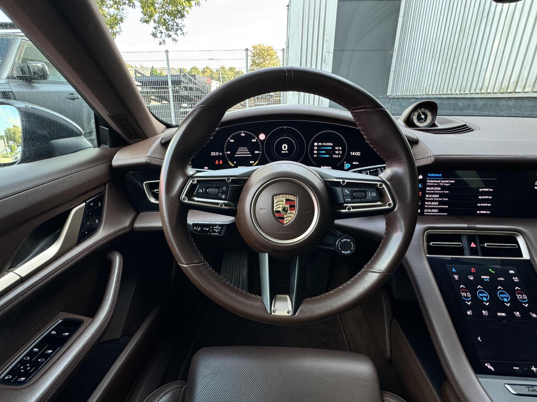 Foto van Porsche Taycan