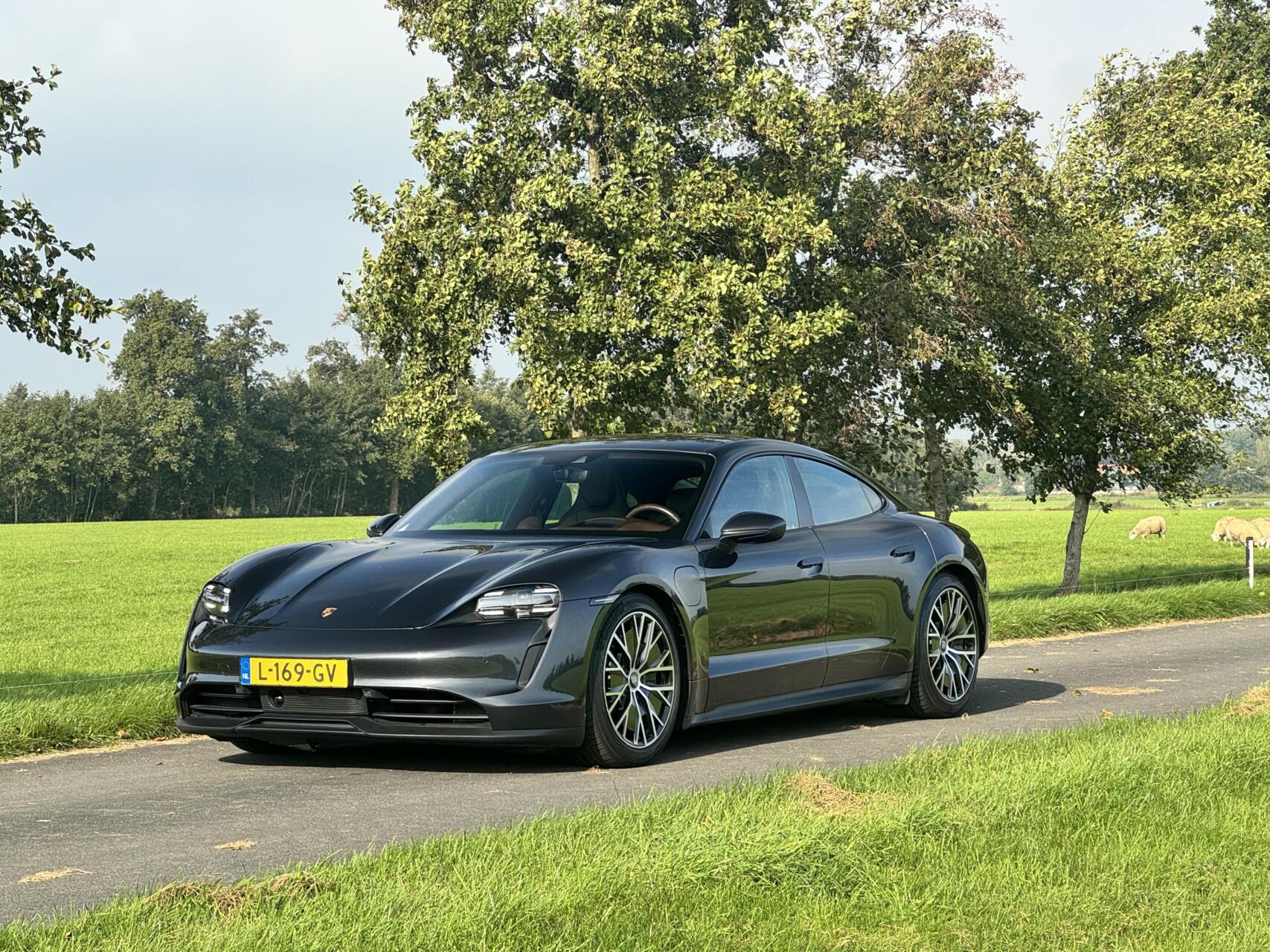 Foto van Porsche Taycan