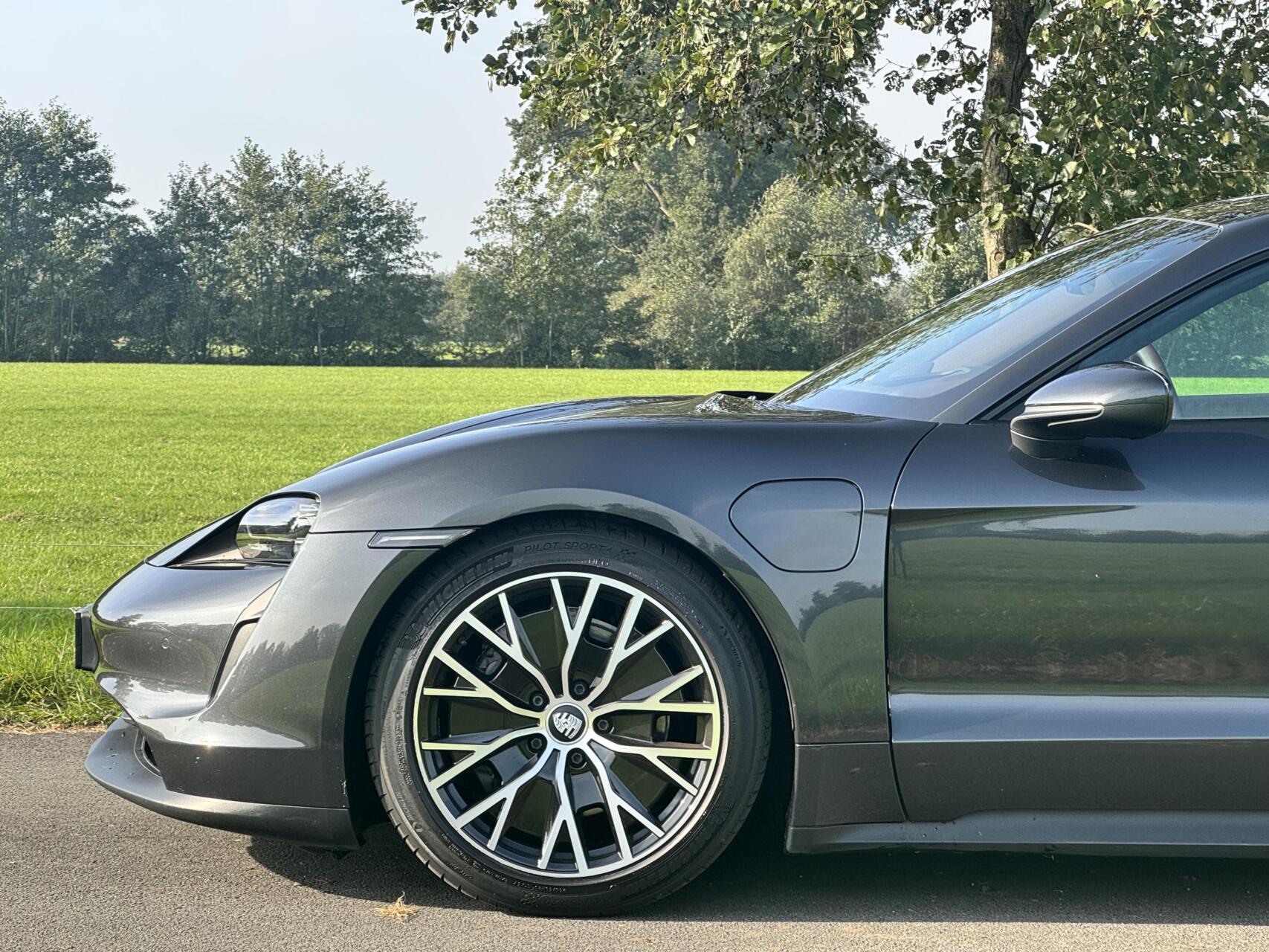 Foto van Porsche Taycan