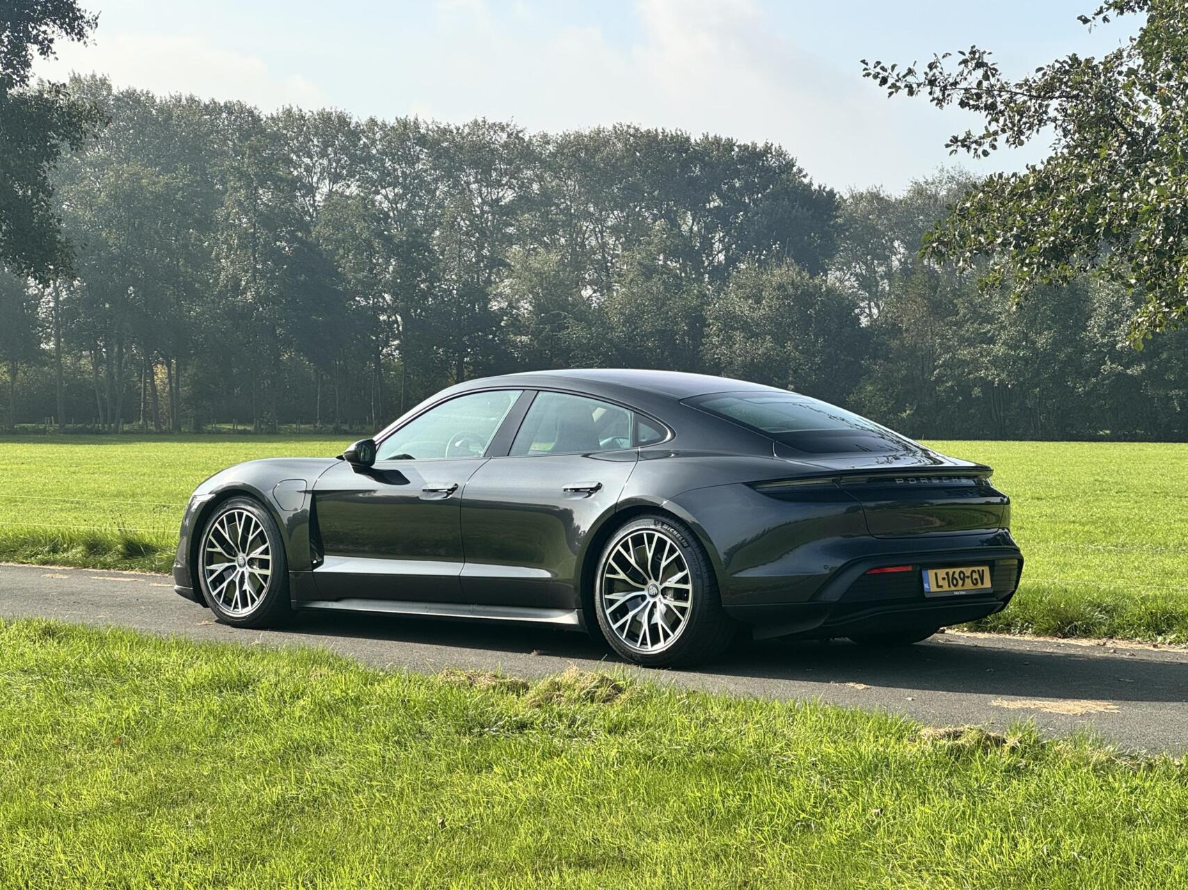 Foto van Porsche Taycan