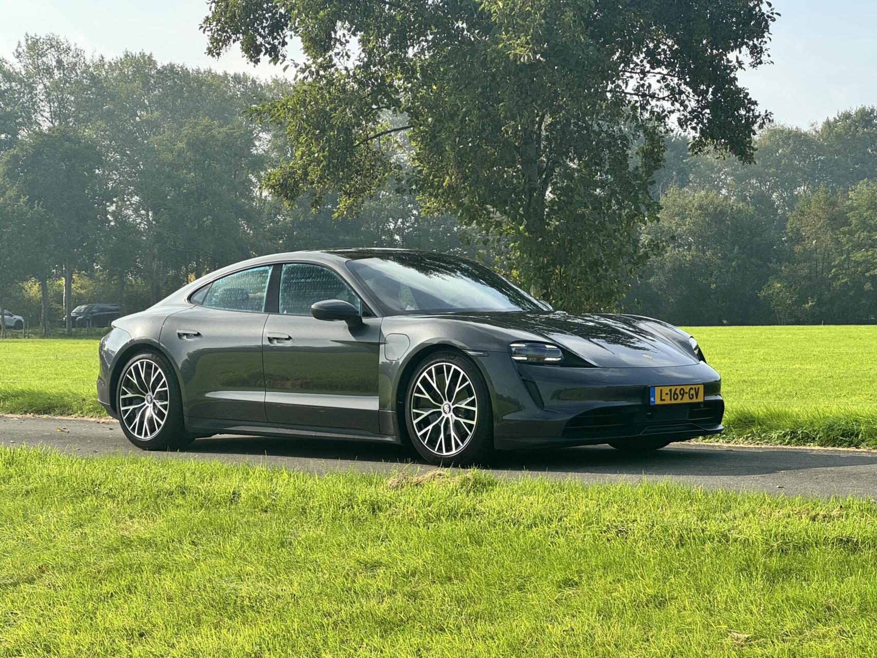 Foto van Porsche Taycan