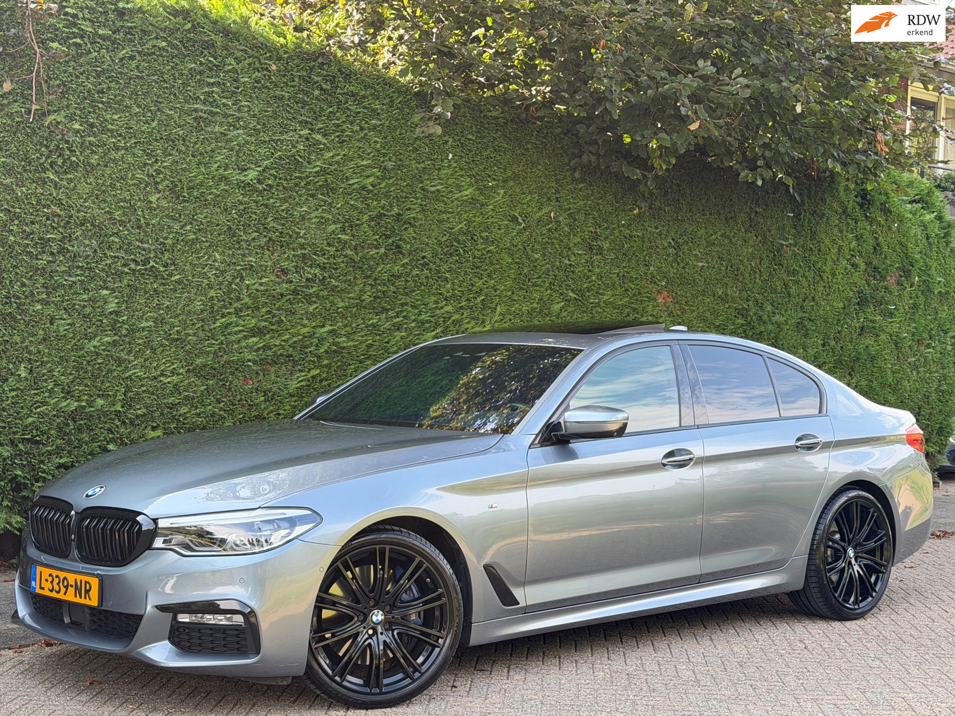 BMW 540i xDrive 540i xDrive RIJDTNIEUW/DAK/M-SPORT/SOFTCLOSE/LED 2017 - voorkant