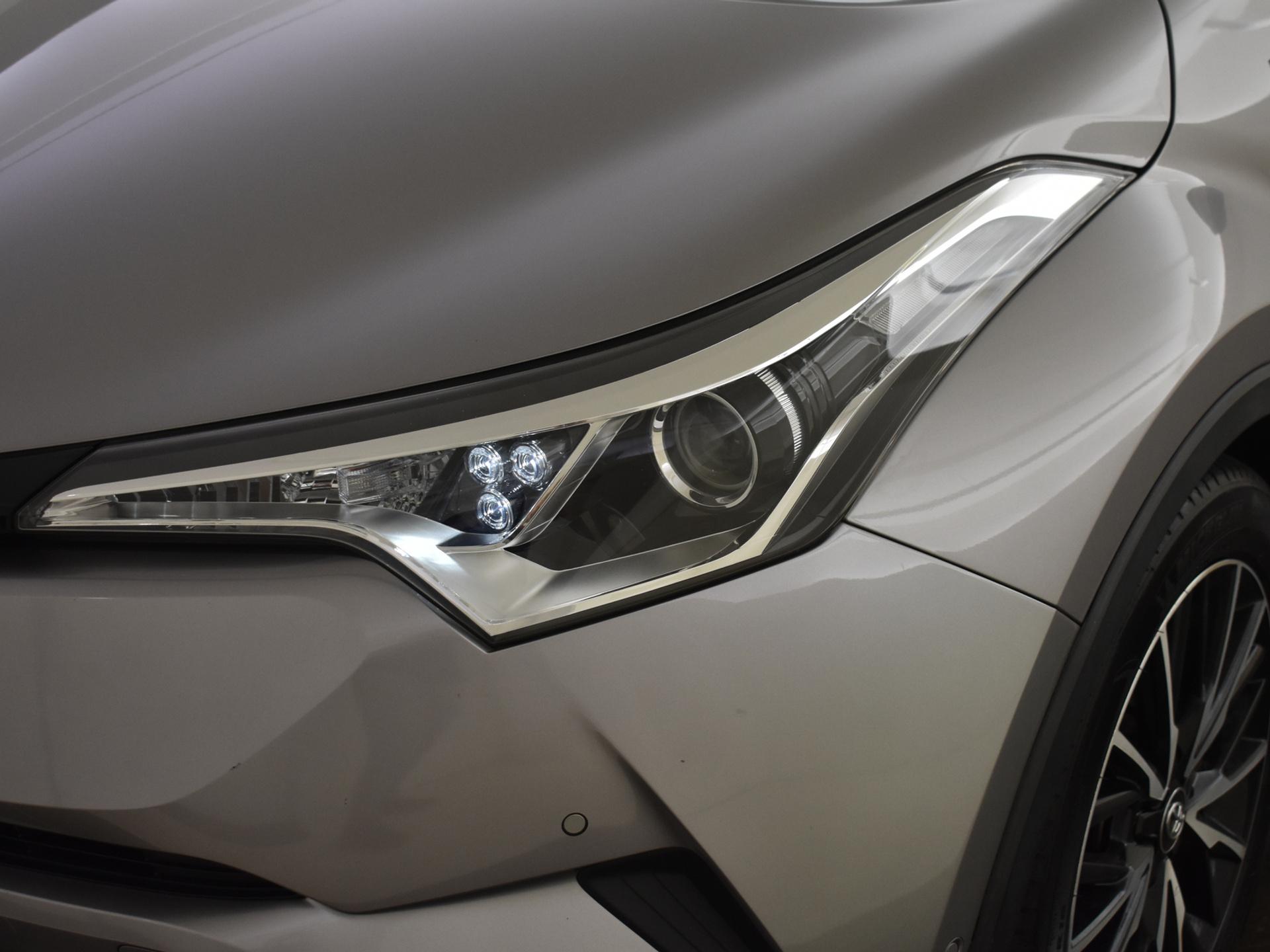 Foto van Toyota Toyota C-hr
