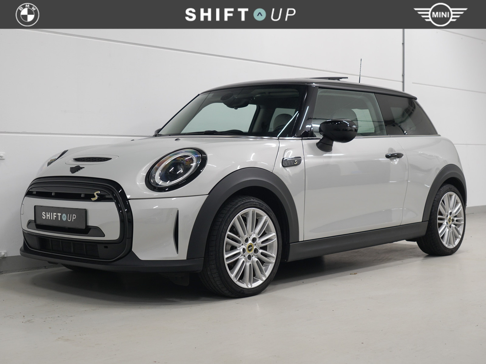 Mini Cooper Se 33 kWh Panoramadak | Yours Leder | CarPlay 2022 - voorkant