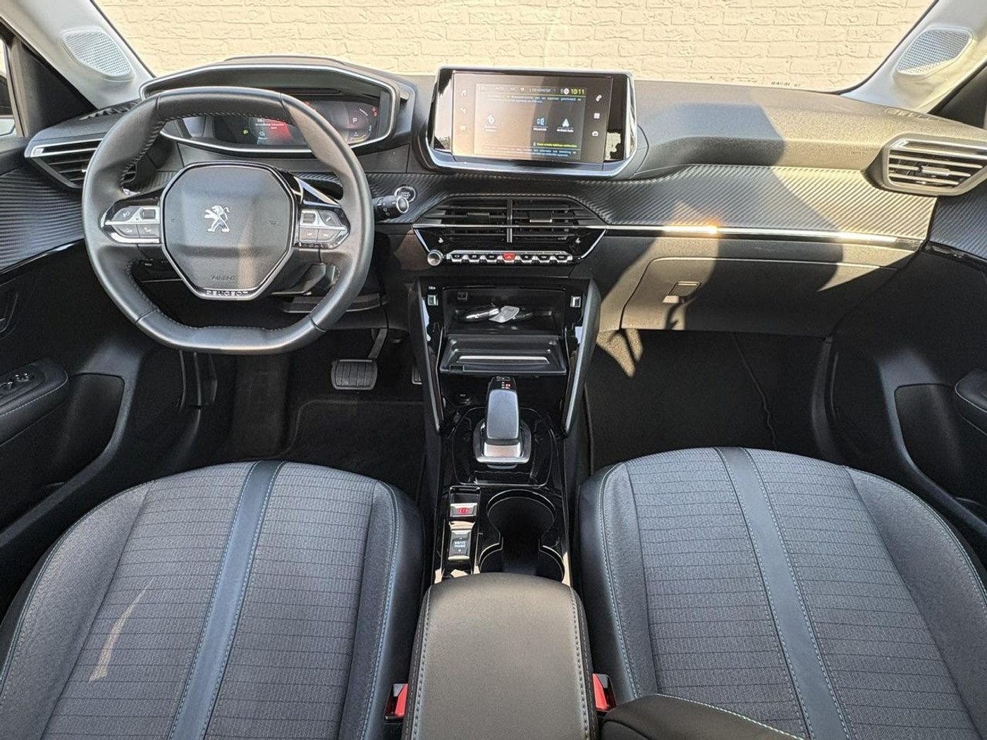 Foto van Peugeot E-208