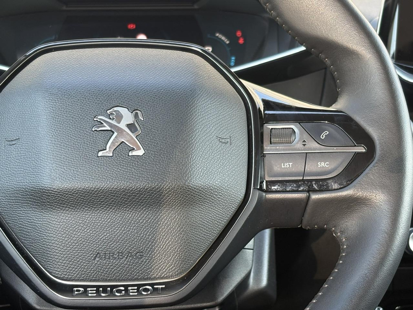 Foto van Peugeot E-208