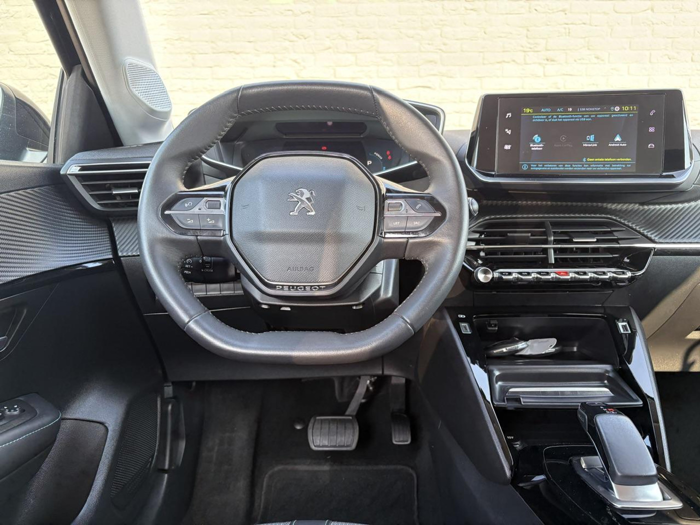 Foto van Peugeot E-208