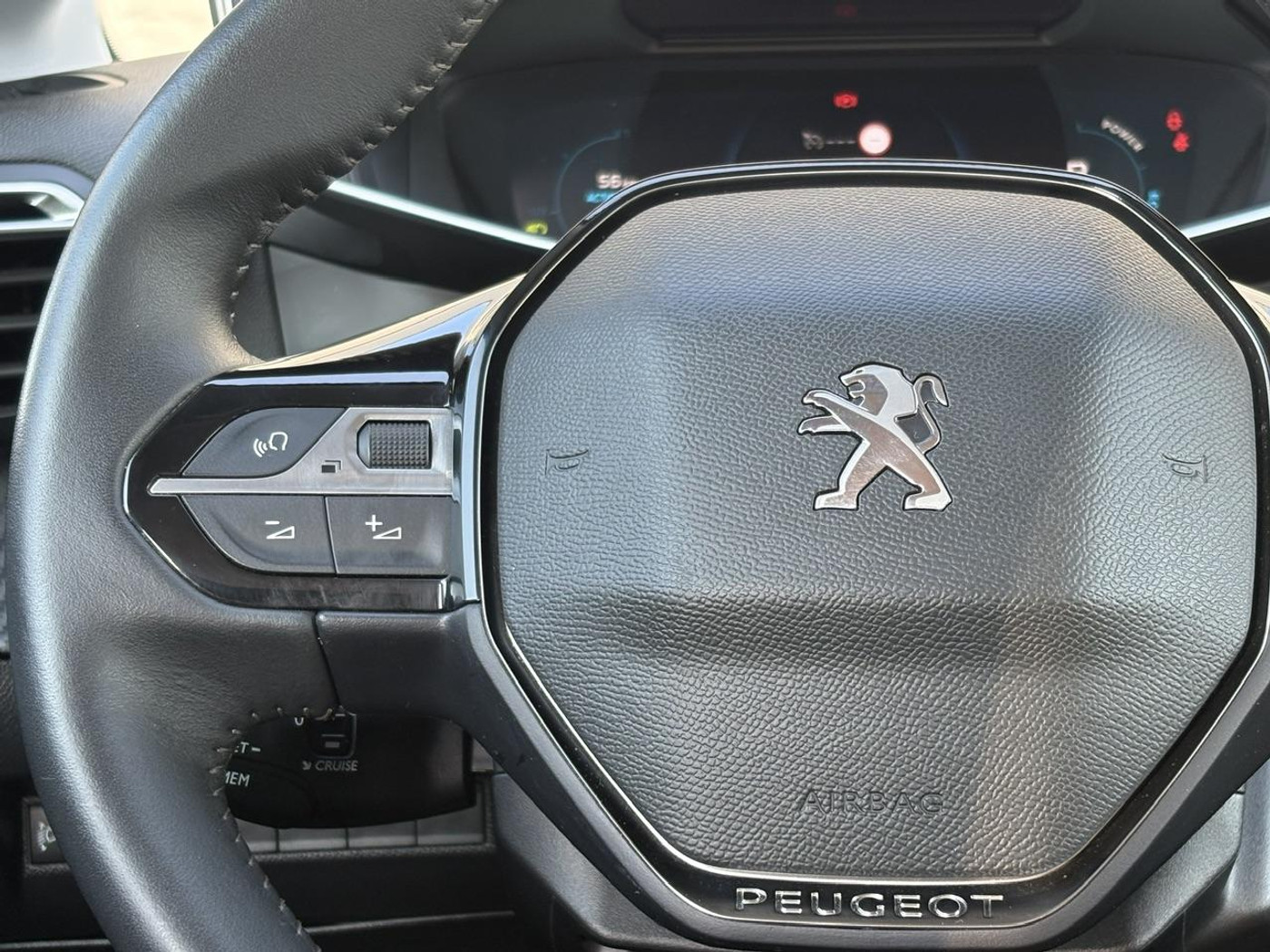 Foto van Peugeot E-208