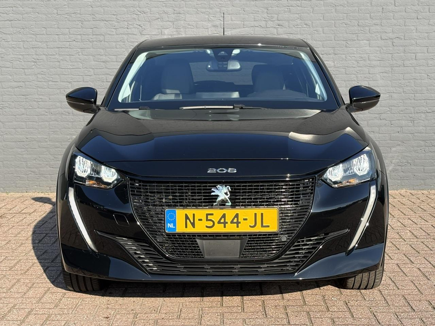 Foto van Peugeot E-208