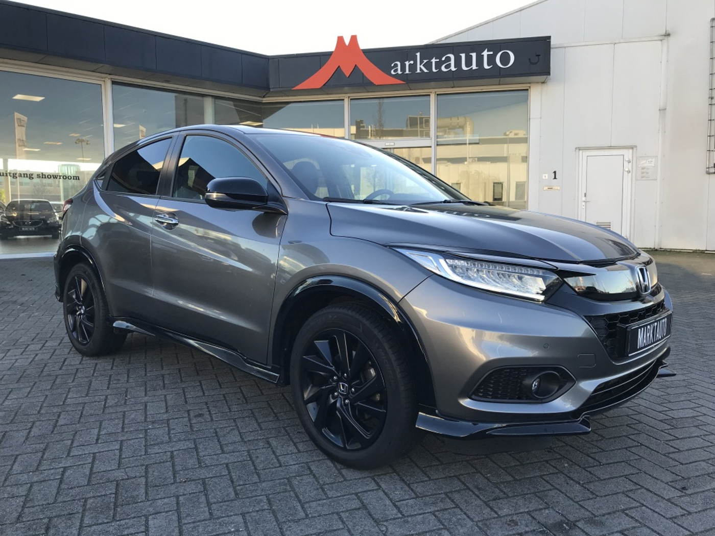 Honda Hr-v 1.5 i-VTEC Turbo Sport Automaat Trekhaak LED Navi Camera Cruise 2019 - voorkant