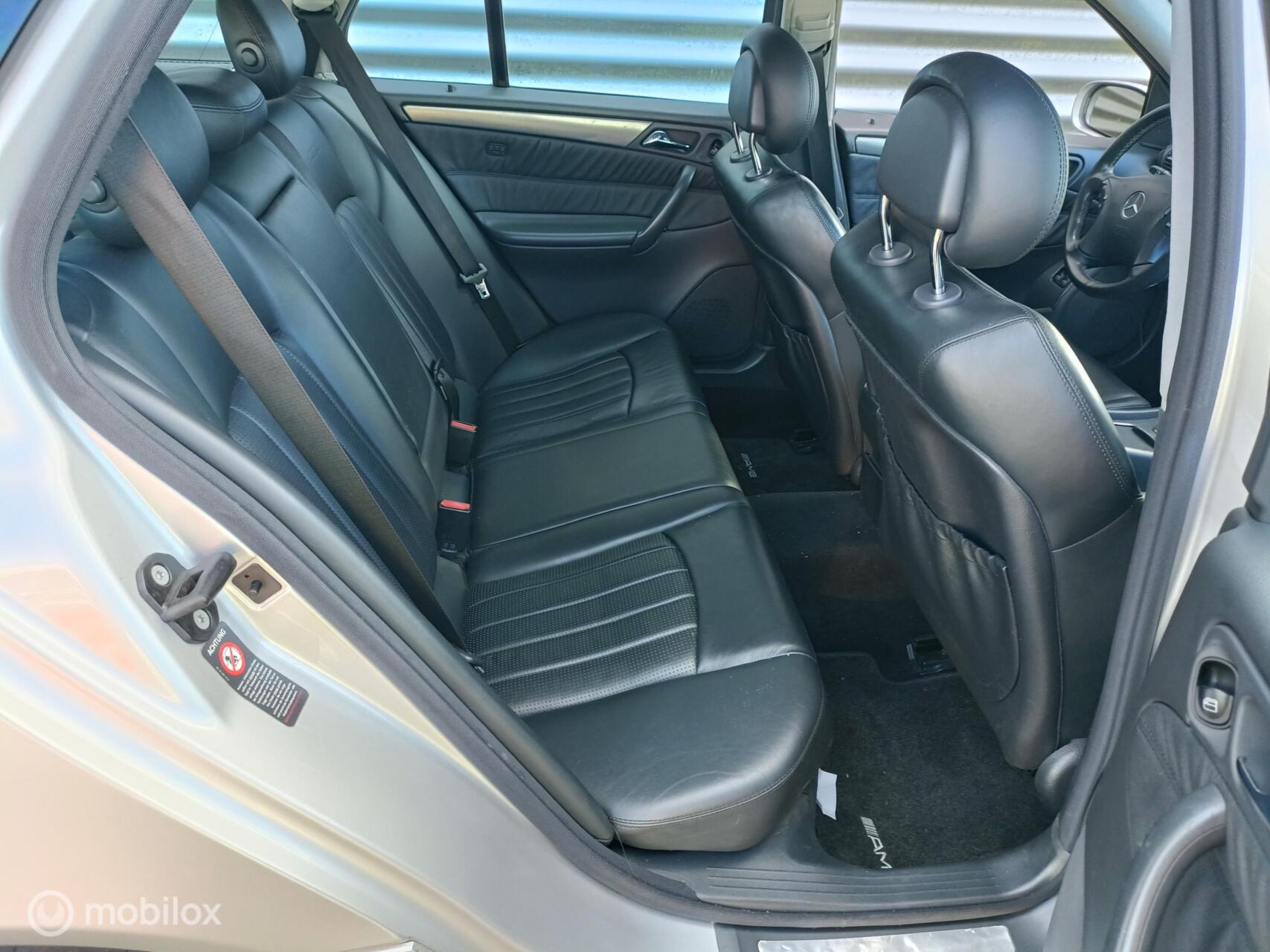Foto van Mercedes-Benz C 32 AMG