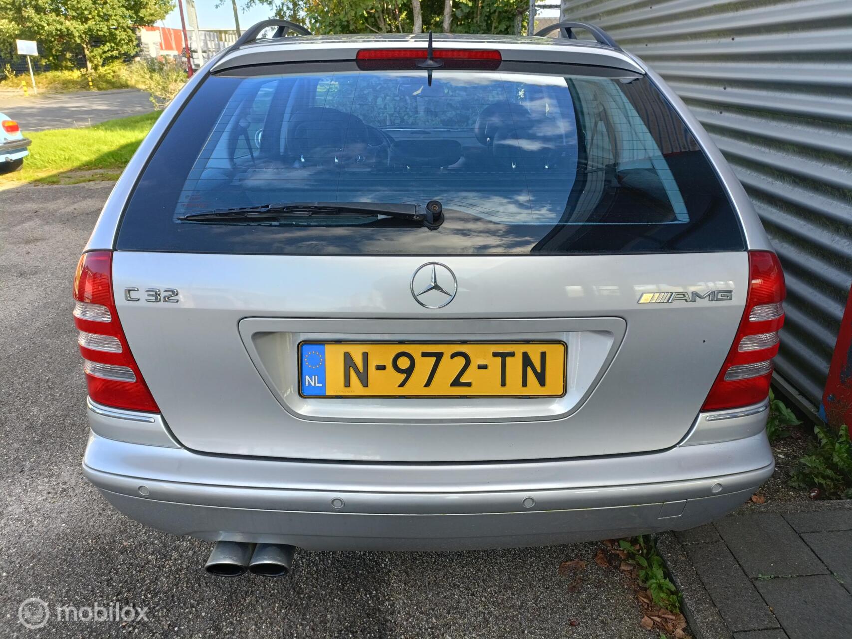 Foto van Mercedes-Benz C 32 AMG