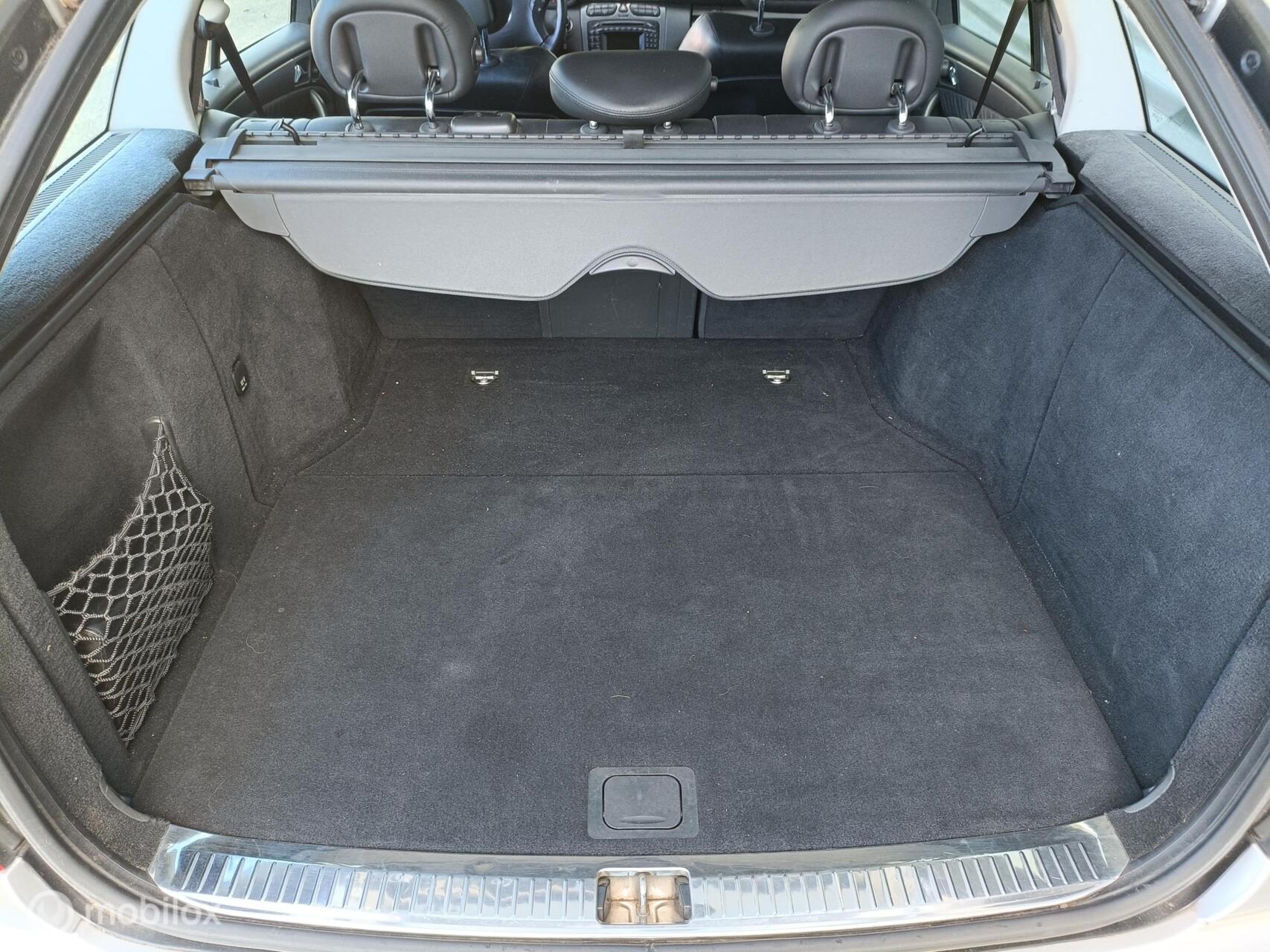 Foto van Mercedes-Benz C 32 AMG