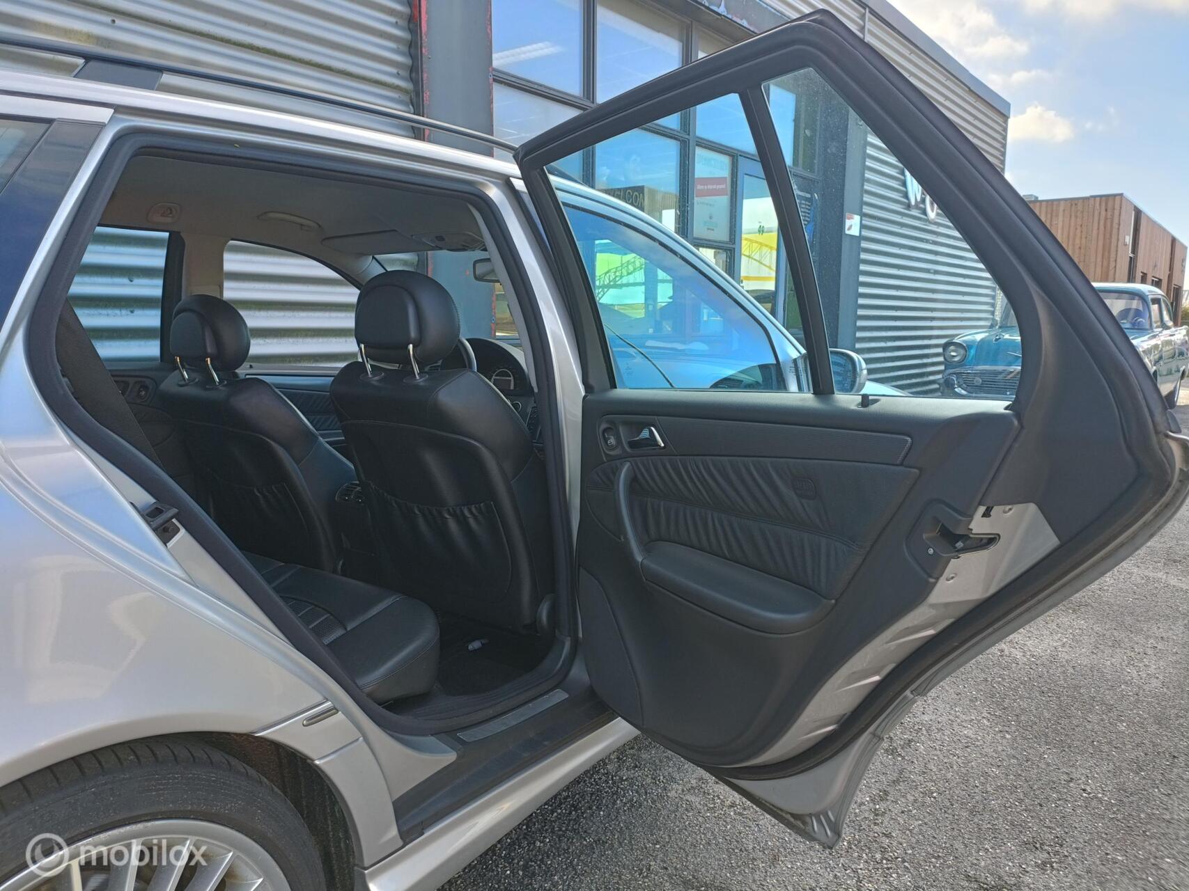 Foto van Mercedes-Benz C 32 AMG