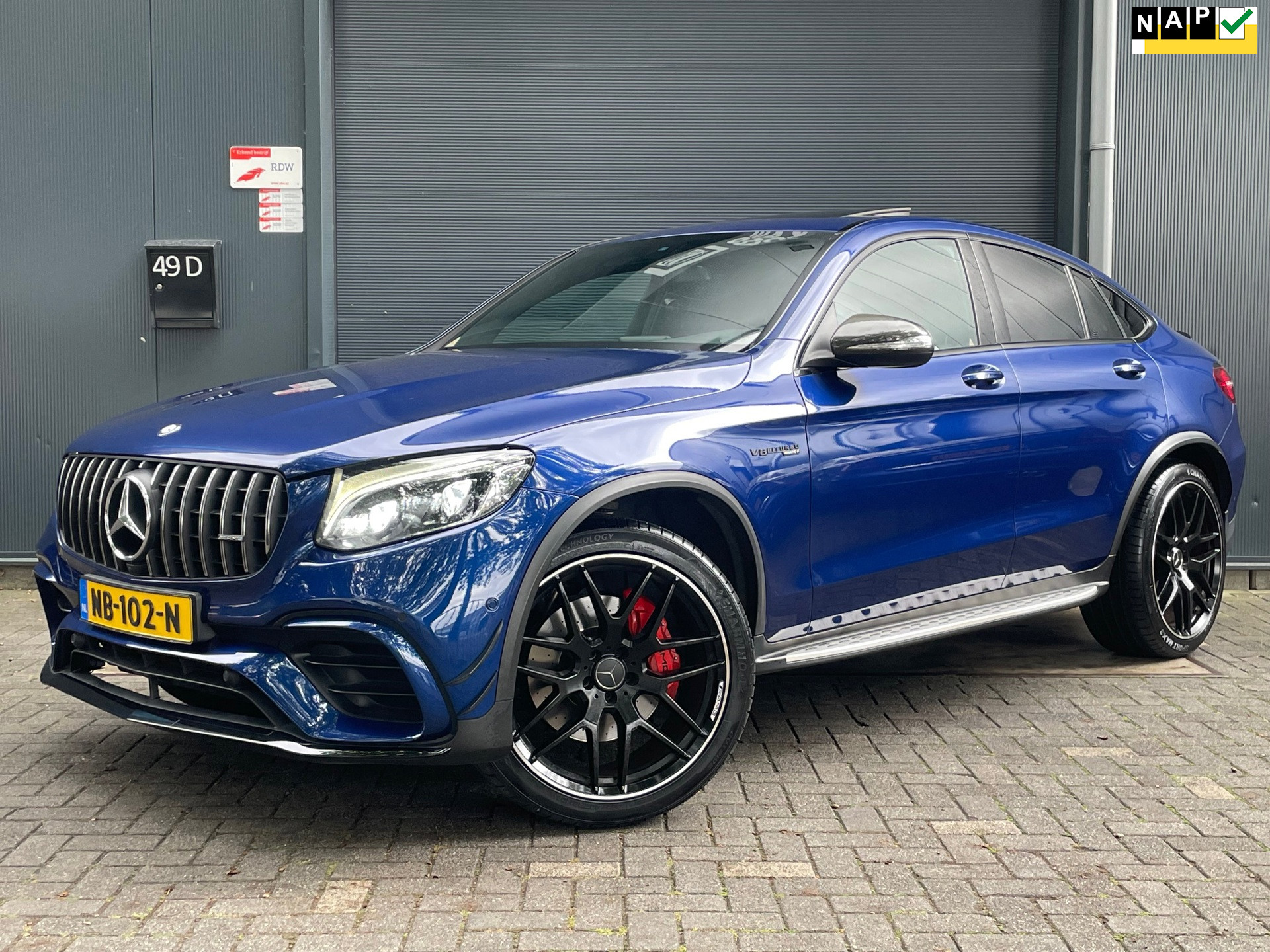 Mercedes-Benz GLC 250 4Matic 250 4MATIC AMG 63 PAKKET NAP CLIMA DAKJE LEER CRUISE CAMERA PDC KEYLESS START 2017 - voorkant