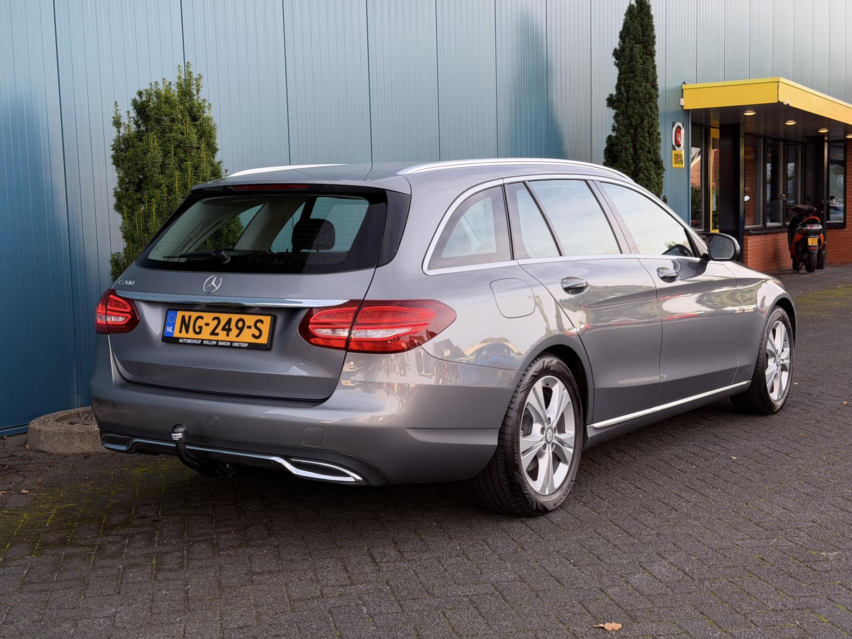 Foto van Mercedes-Benz C 200