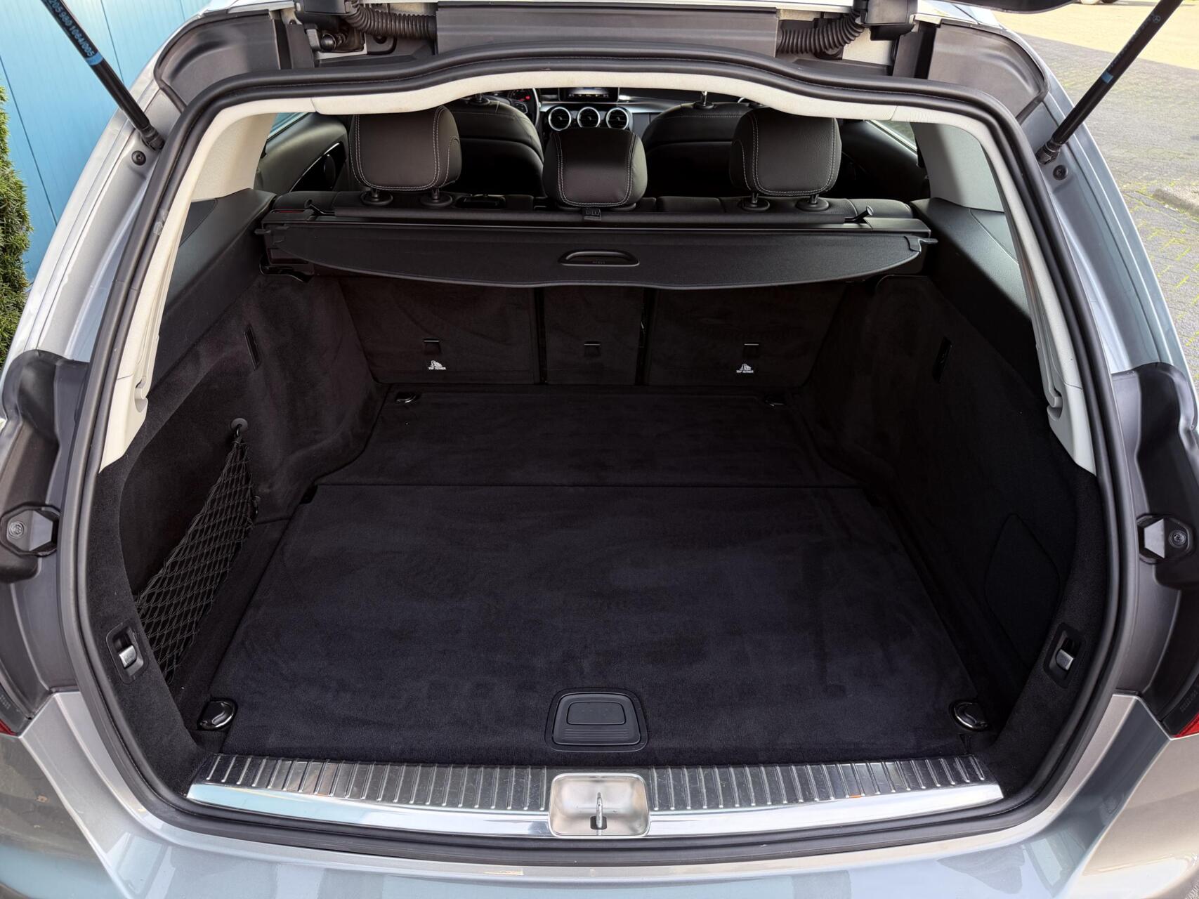 Foto van Mercedes-Benz C 200
