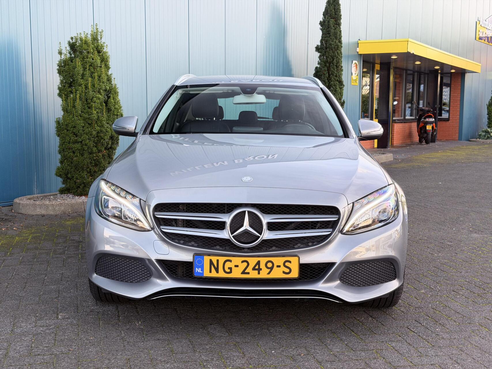 Foto van Mercedes-Benz C 200