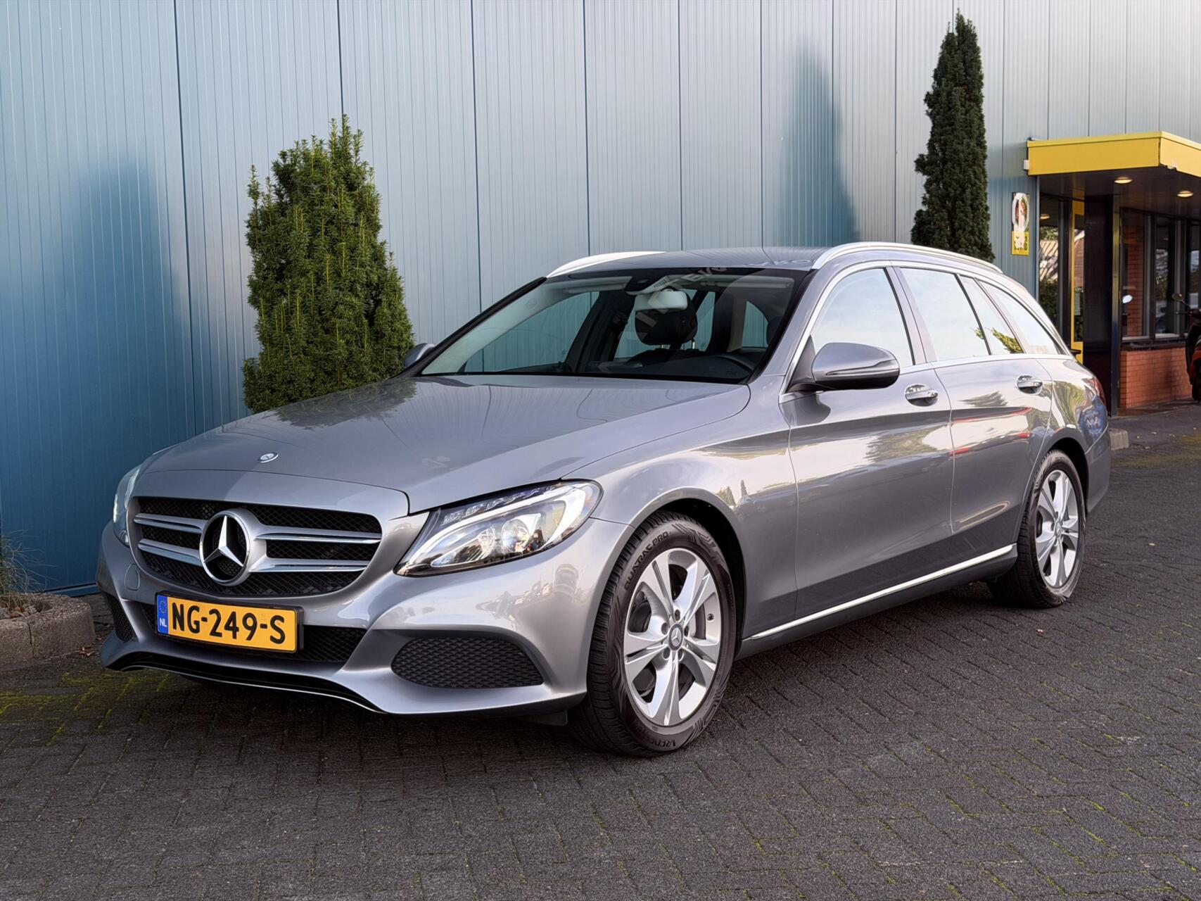 Foto van Mercedes-Benz C 200