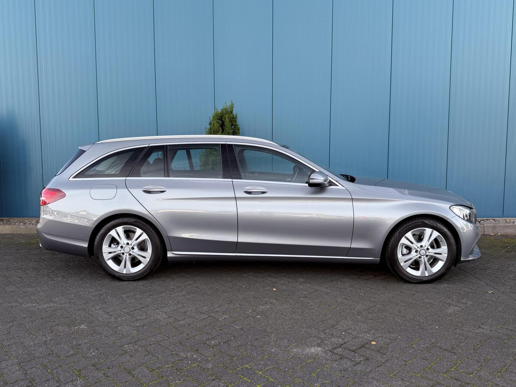 Foto van Mercedes-Benz C 200