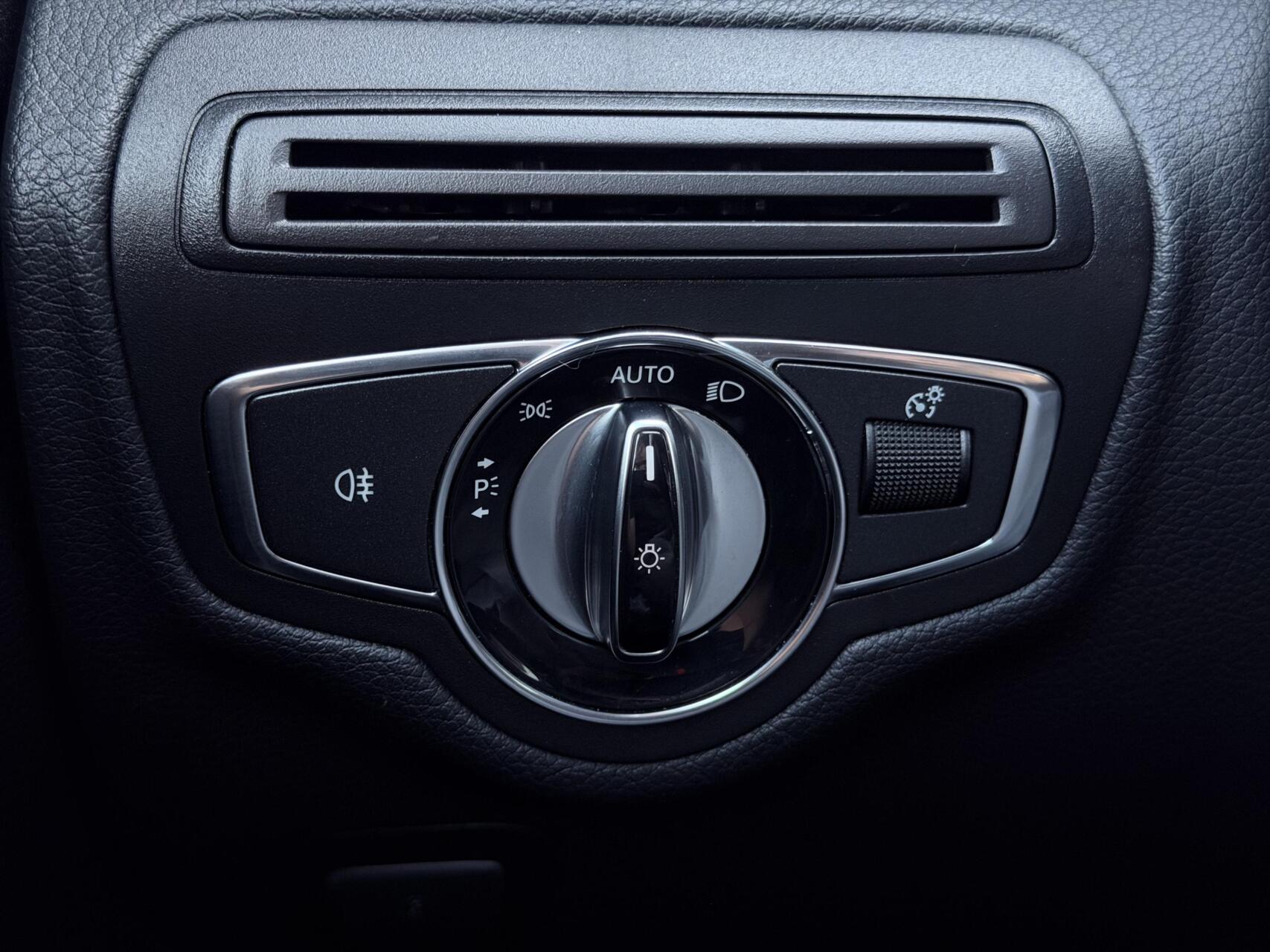 Foto van Mercedes-Benz C 200
