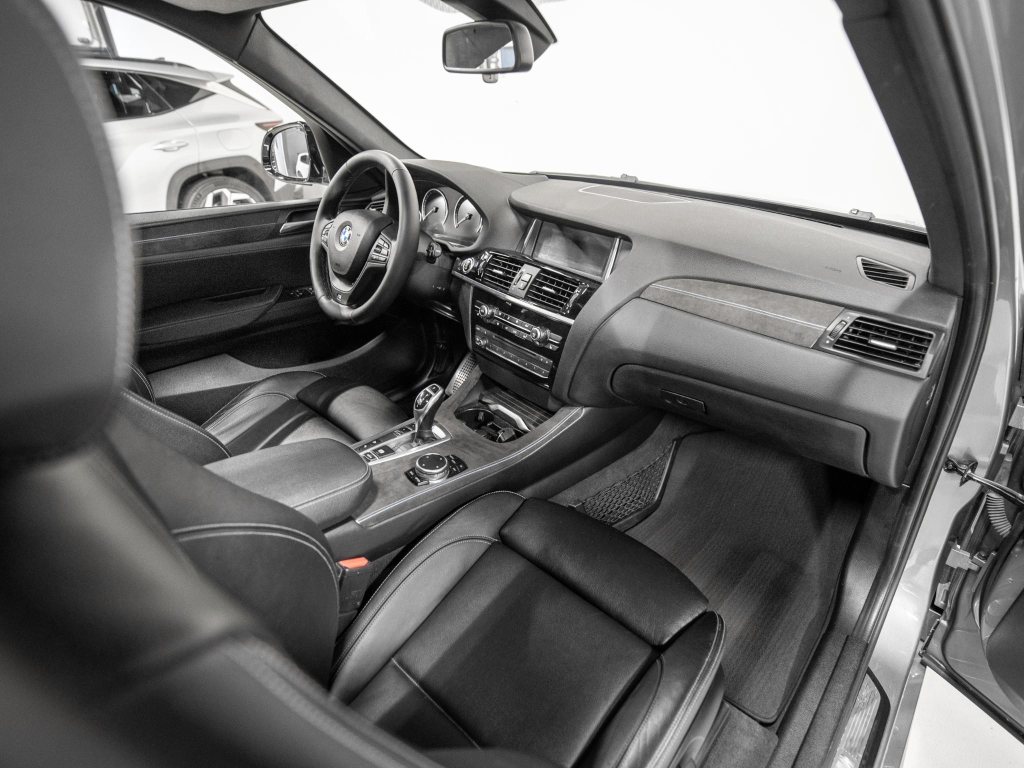 Foto van BMW X3 Xdrive28i