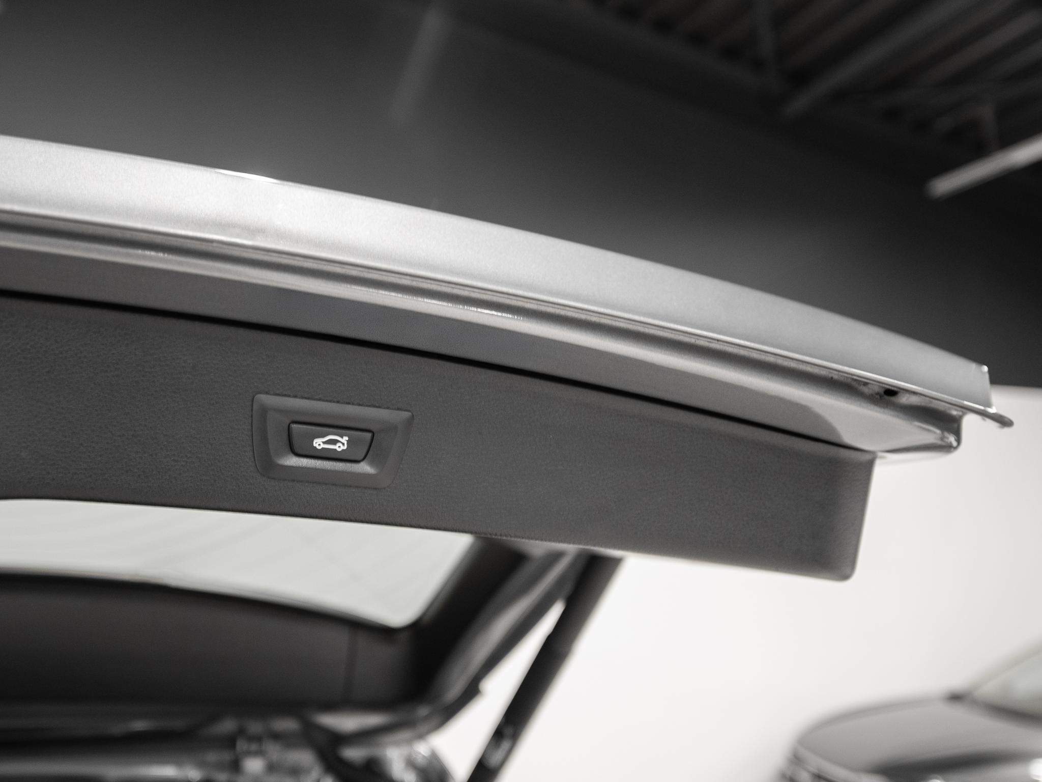 Foto van BMW X3 Xdrive28i