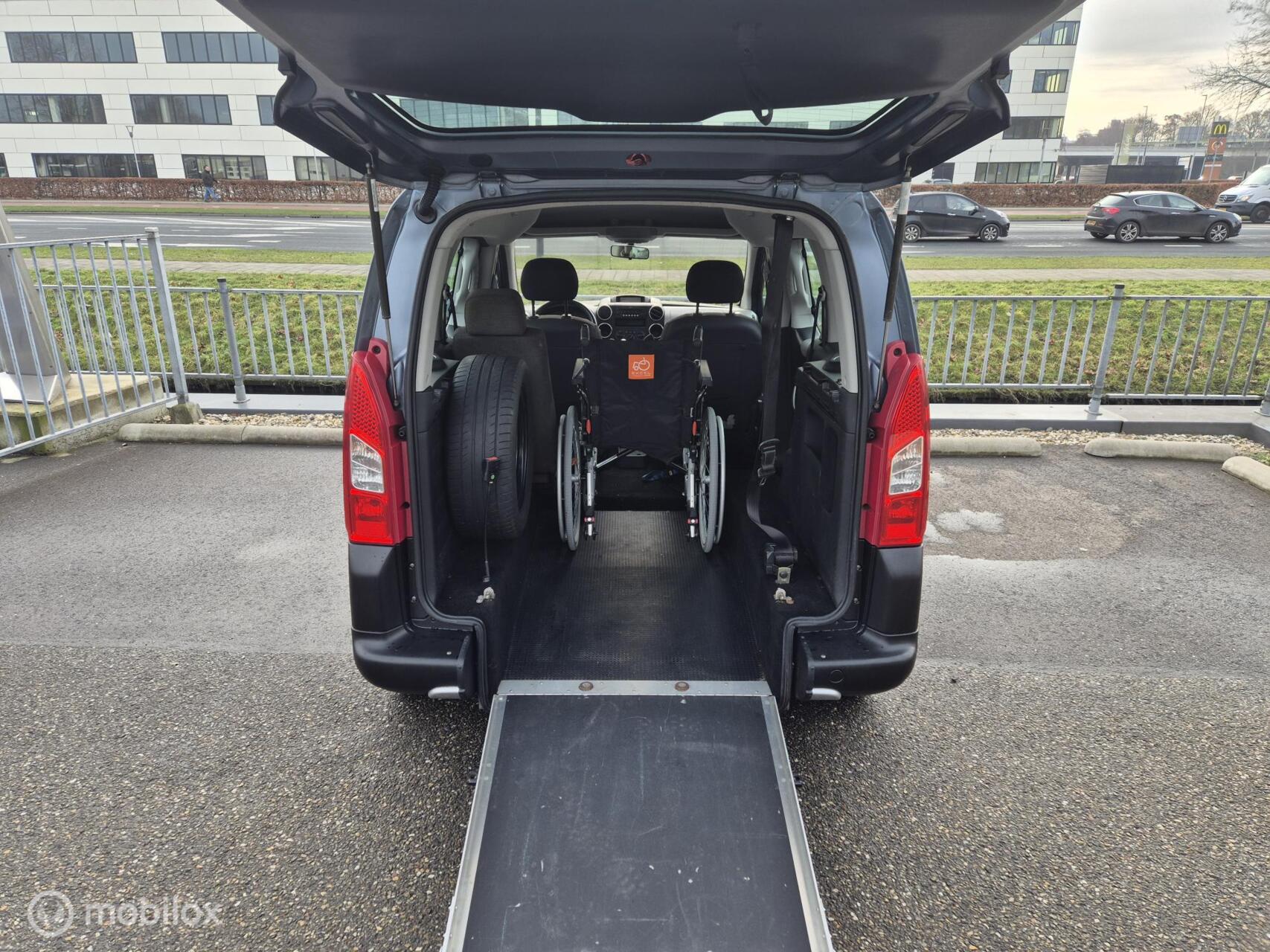 Foto van Peugeot Partner Tepee