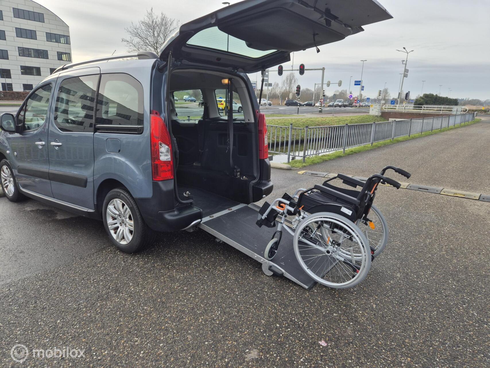 Foto van Peugeot Partner Tepee