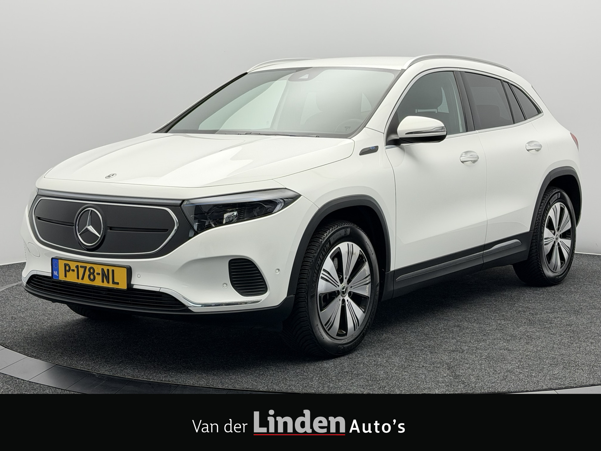 Mercedes-Benz Eqa 250 250 Business Solution Luxury 67 kWh | SoH 96,5% | Sfeerverlichting | Afneembare Trekhaak 2022 - voorkant