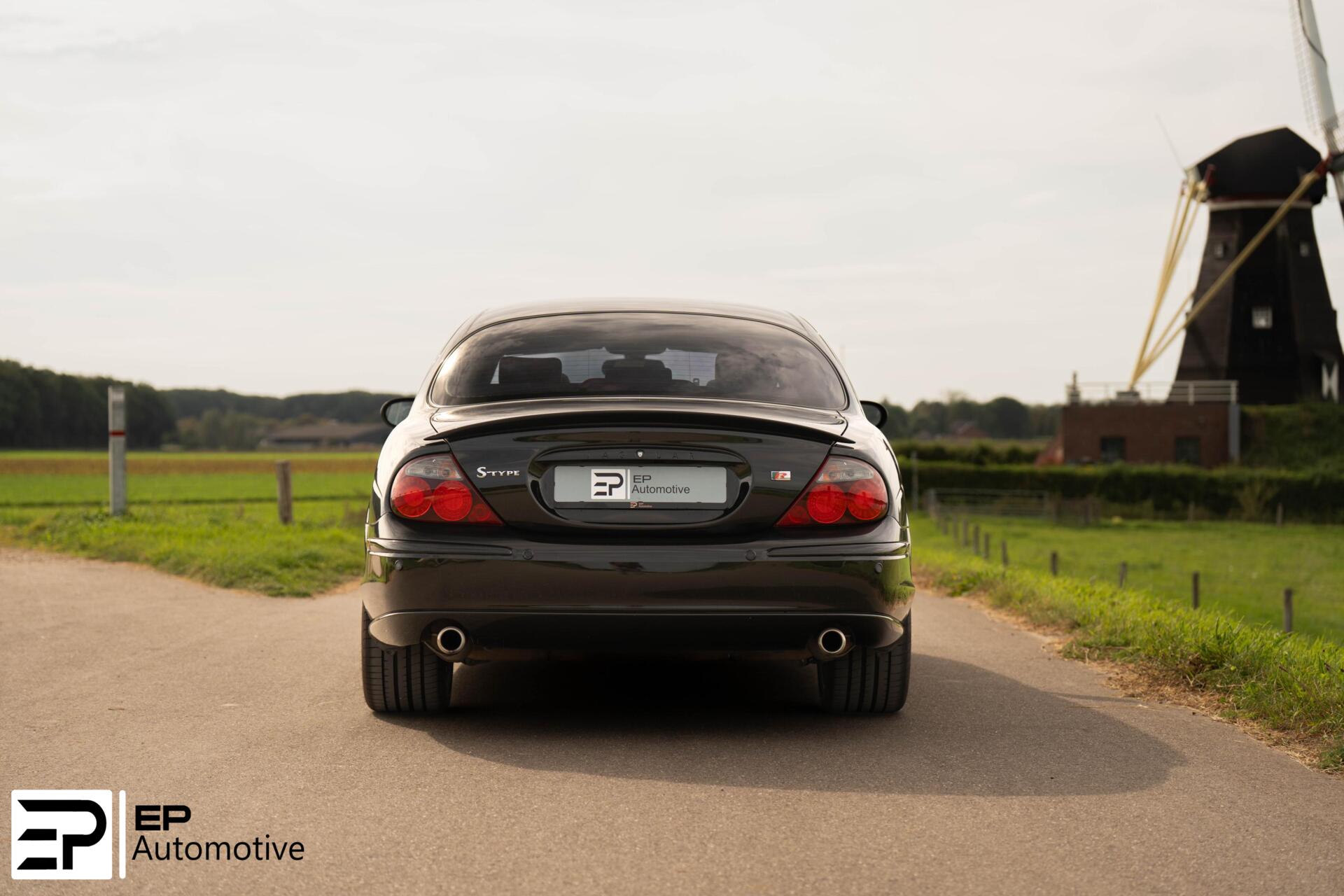 Foto van Jaguar S-type
