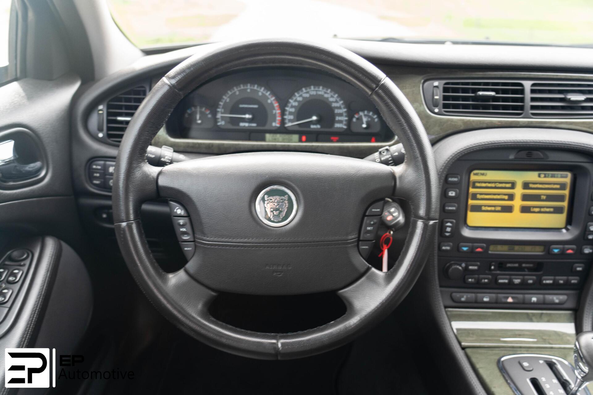 Foto van Jaguar S-type