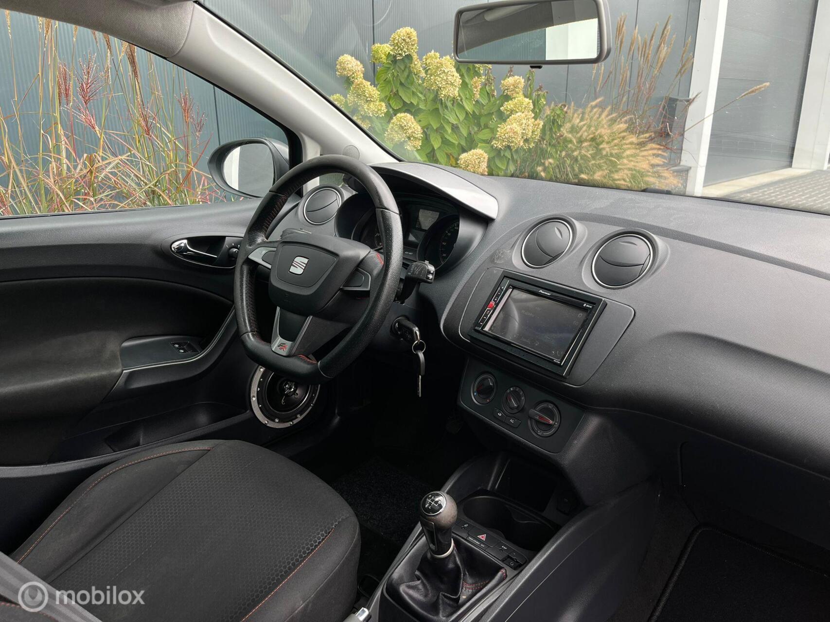 Foto van Seat Ibiza SC