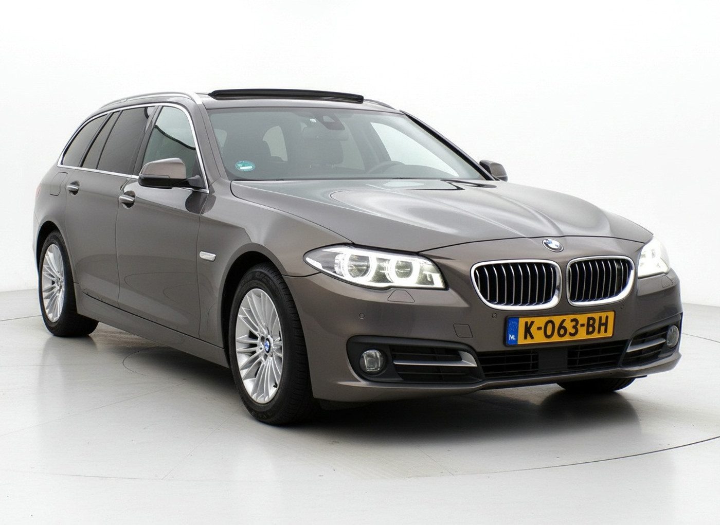 BMW 520d xDrive 520xd Executive|Pano|Xenon|Leder|HUD|ACC 2016 - voorkant