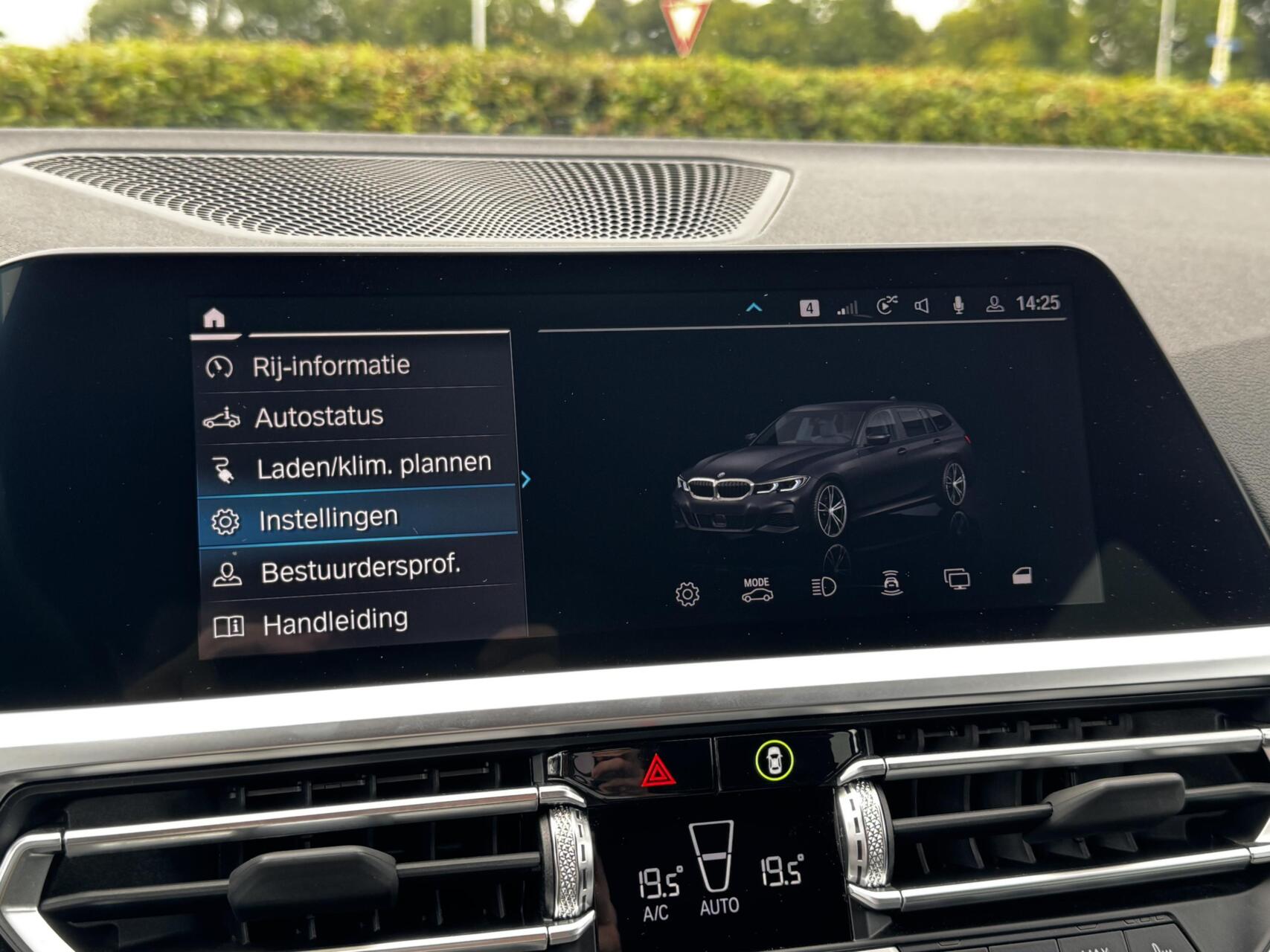 Foto van BMW 330e xDrive