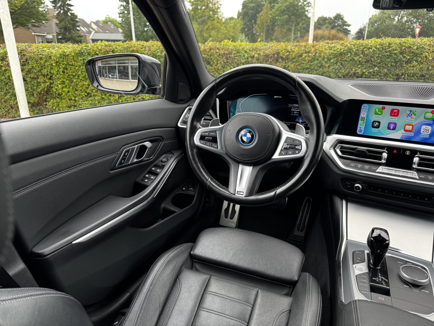Foto van BMW 330e xDrive