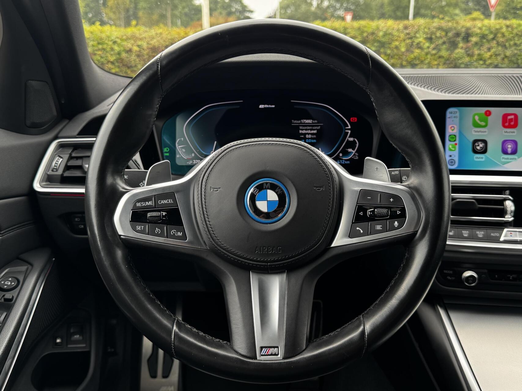 Foto van BMW 330e xDrive